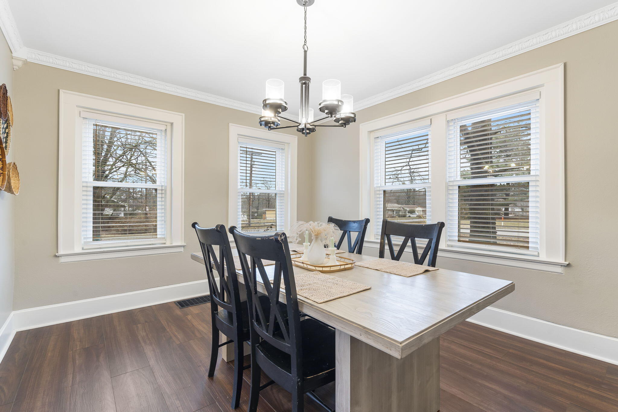 1106 E Seminole Street