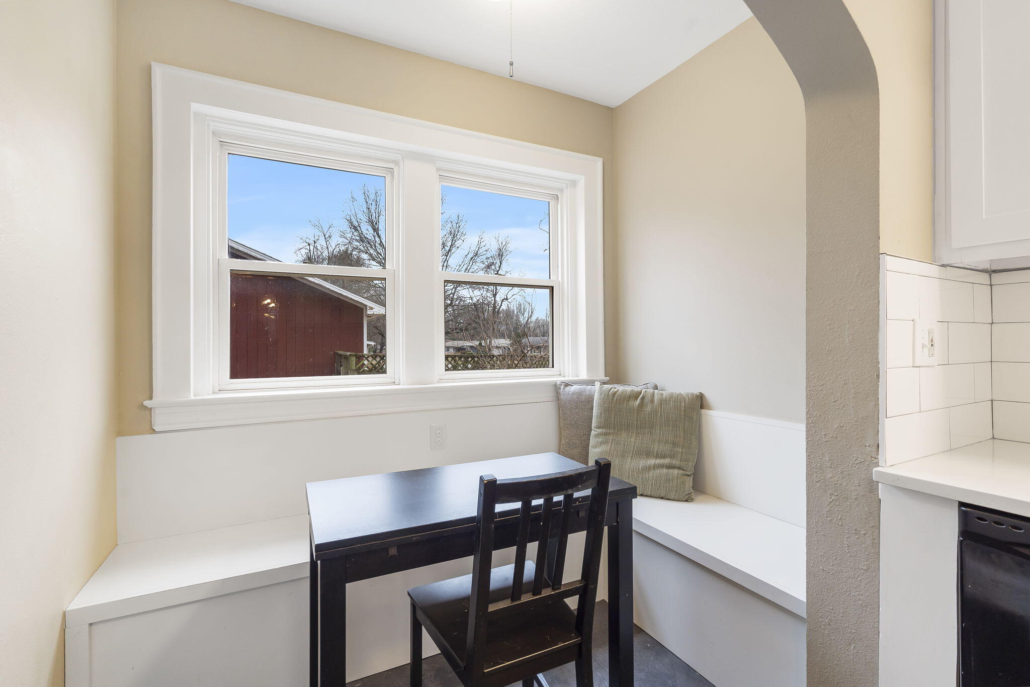 1106 E Seminole Street