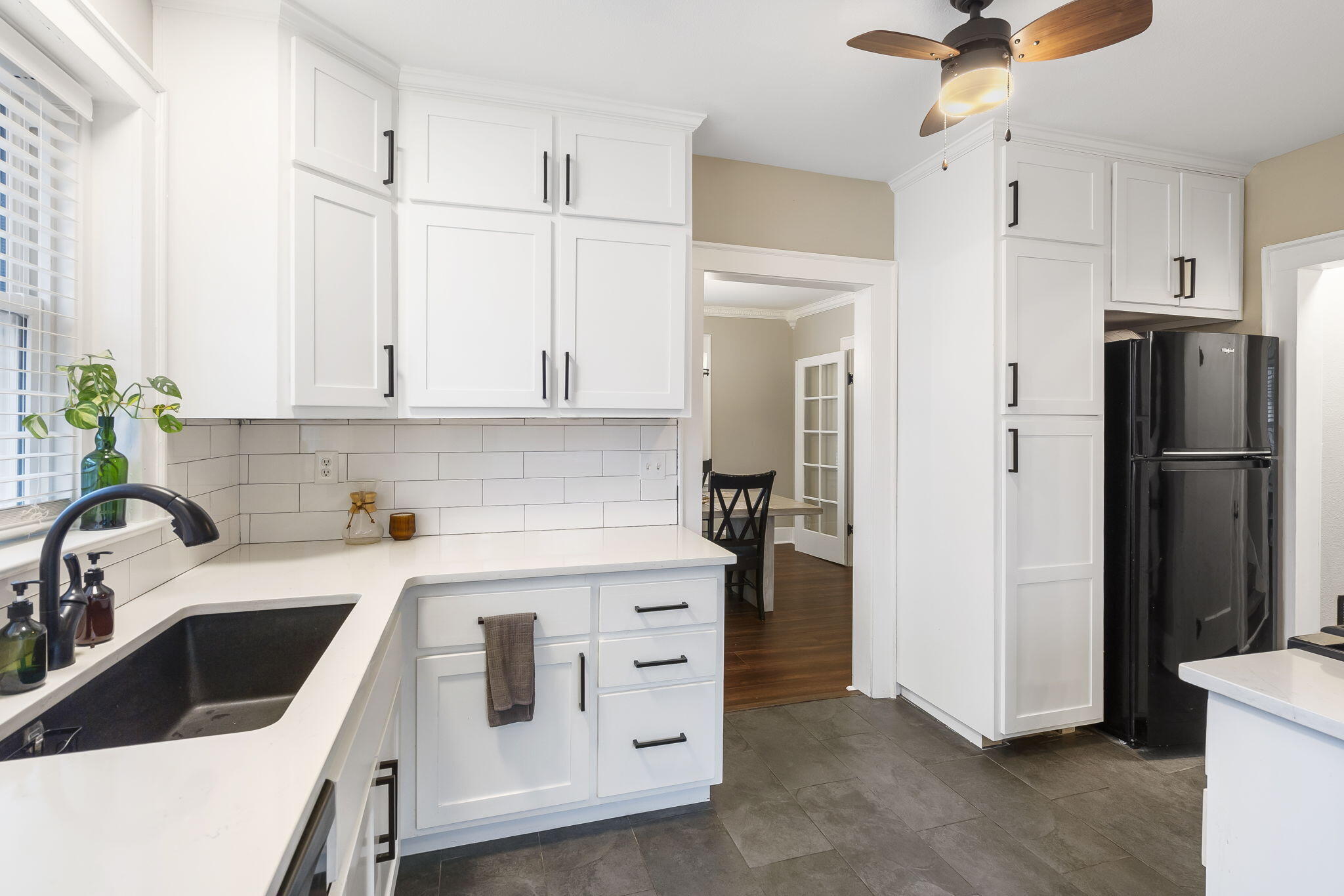 1106 E Seminole Street