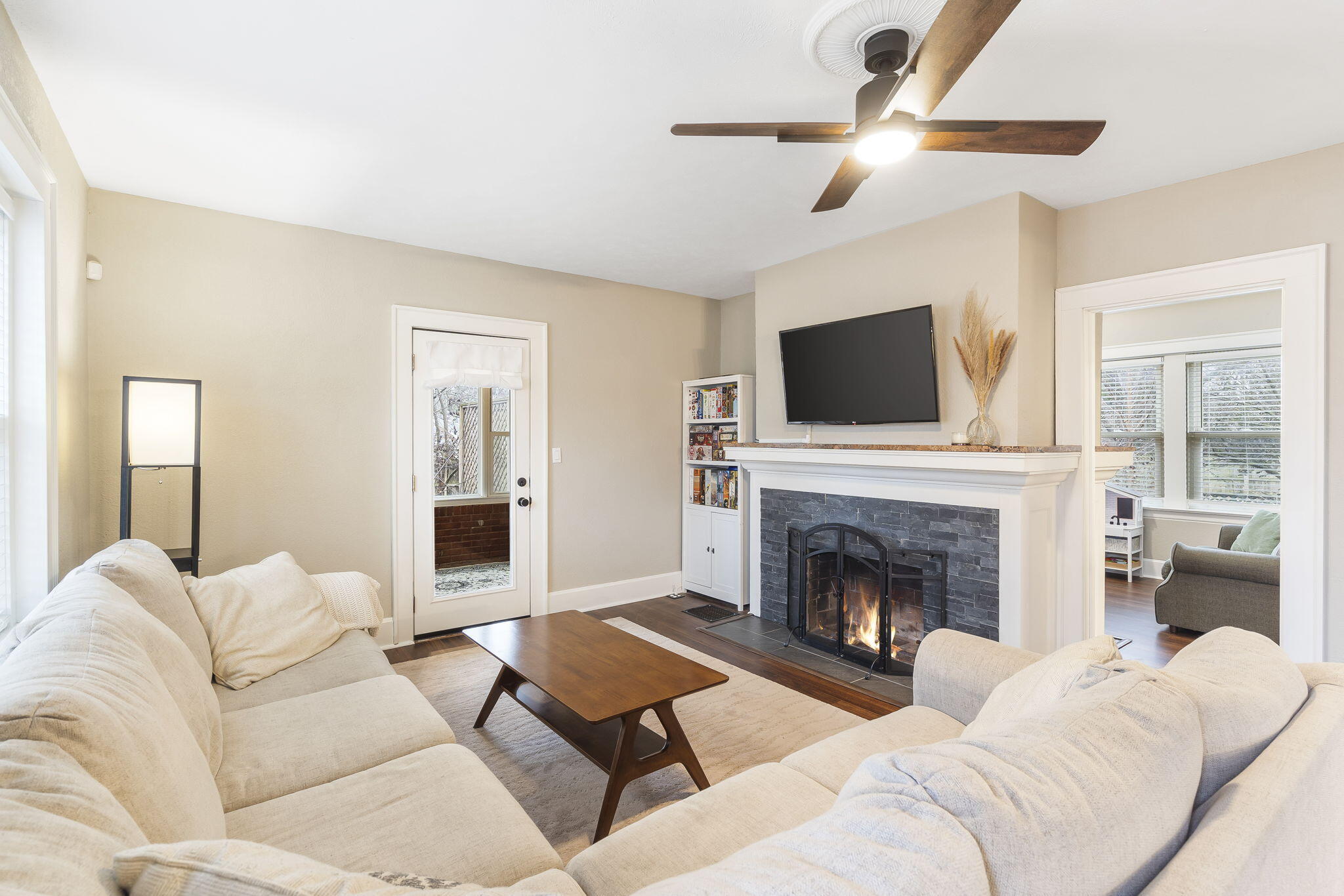 1106 E Seminole Street