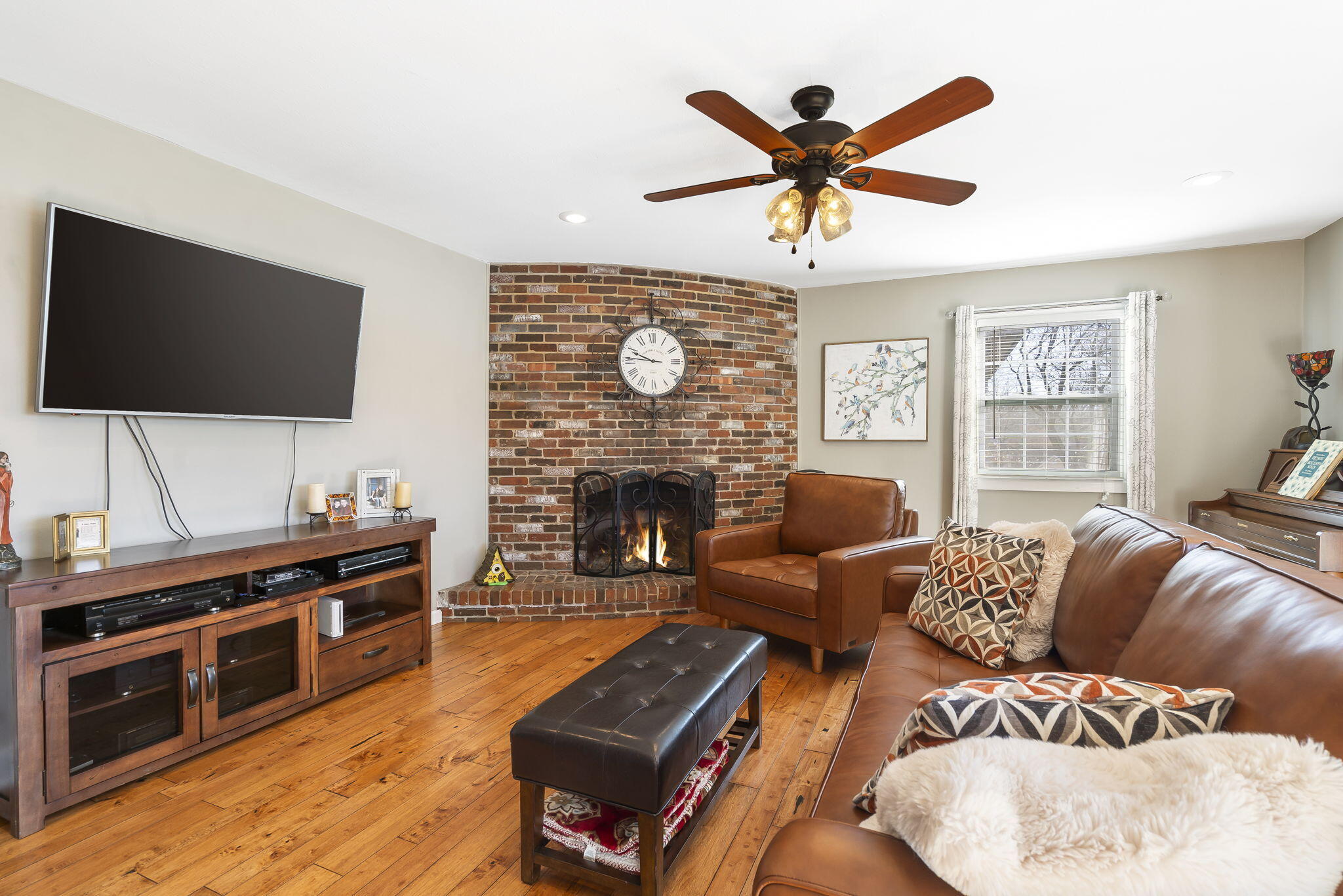 2816 E Imperial Circle