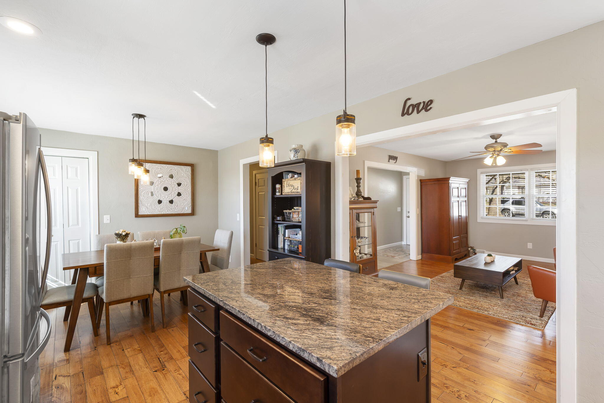 2816 E Imperial Circle