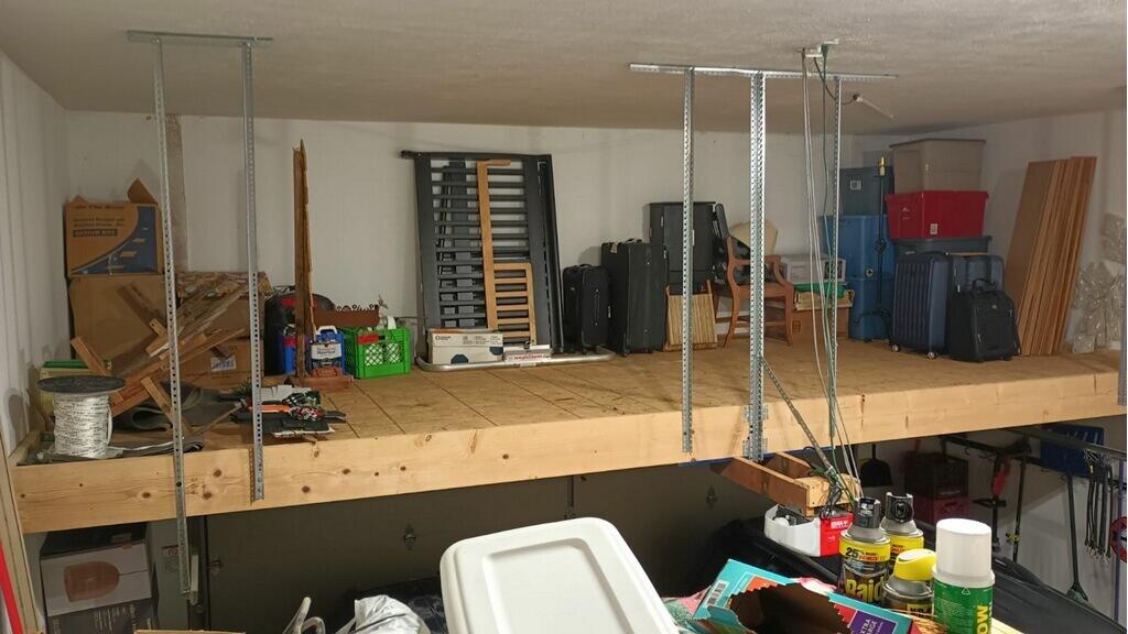 1208 W Ridgecrest Street