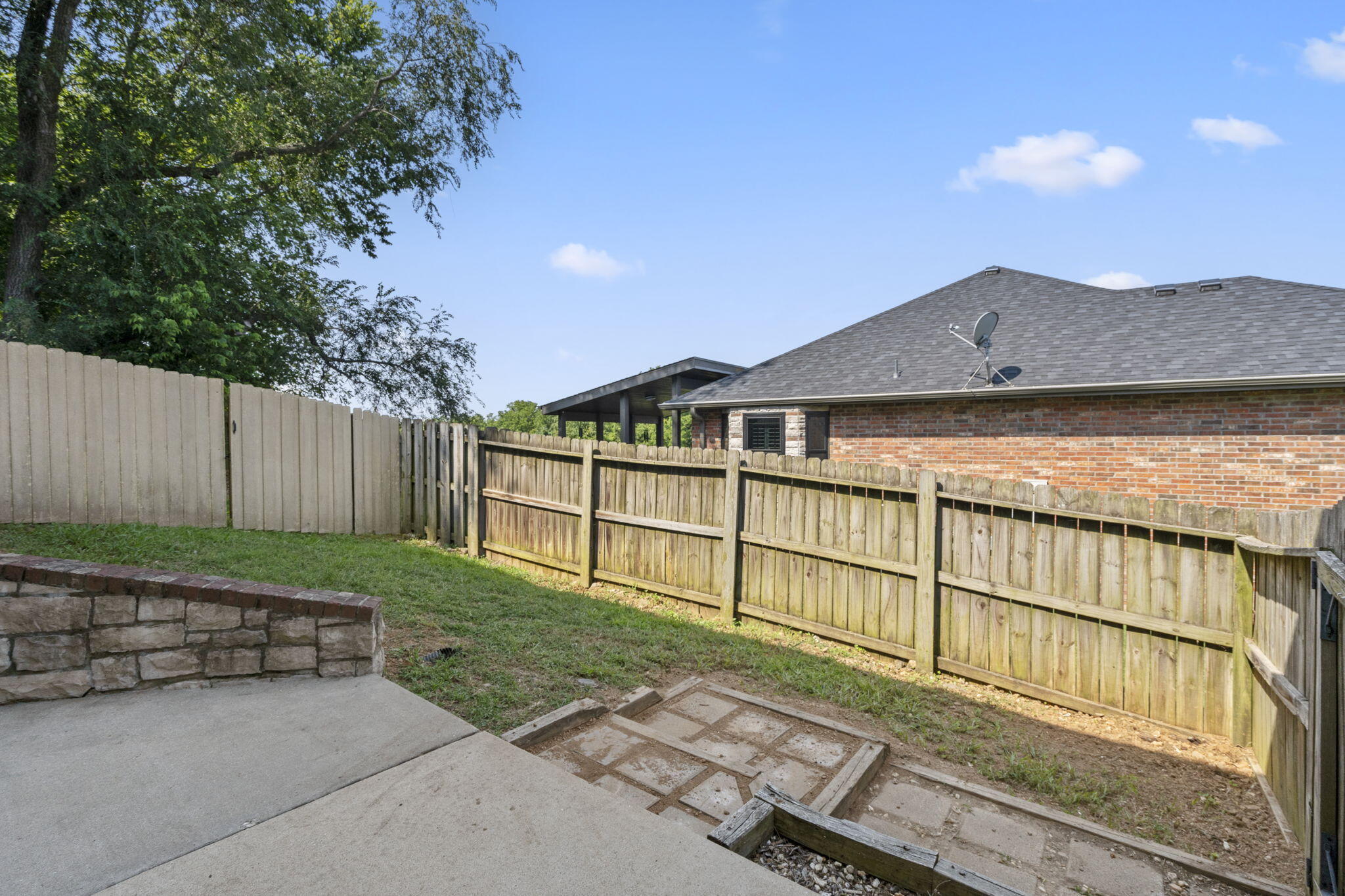 1208 W Ridgecrest Street