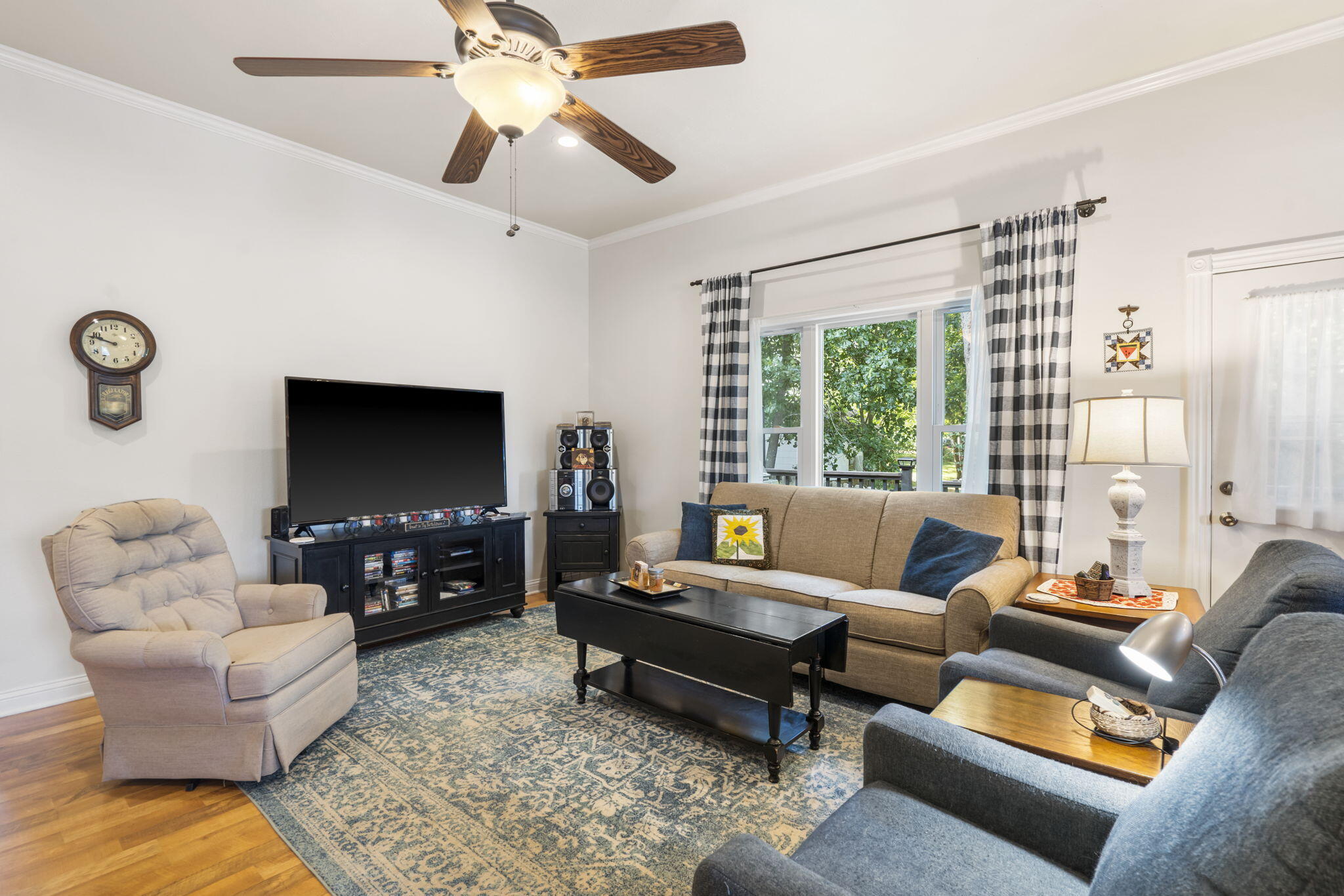 1208 W Ridgecrest Street