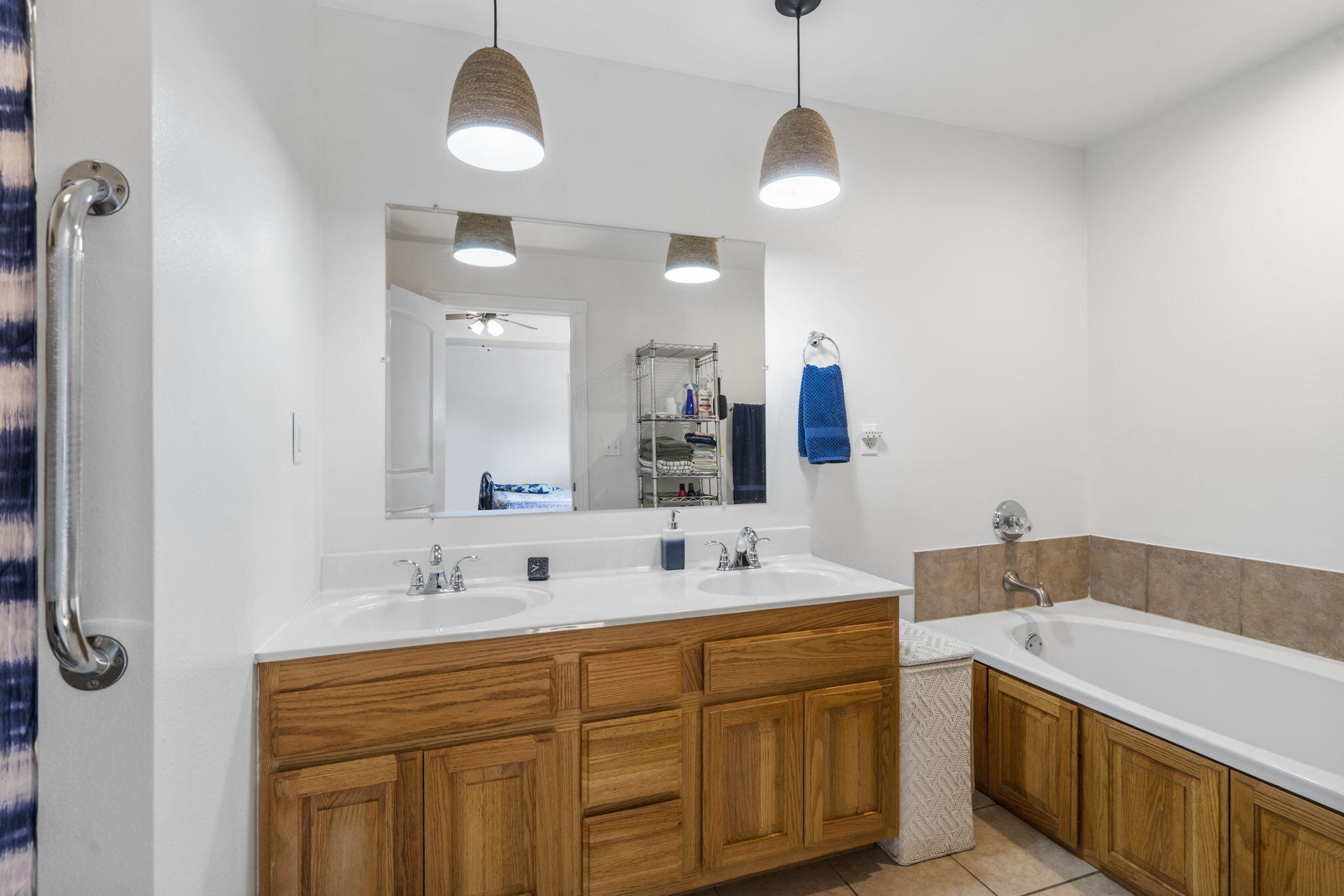 1208 W Ridgecrest Street