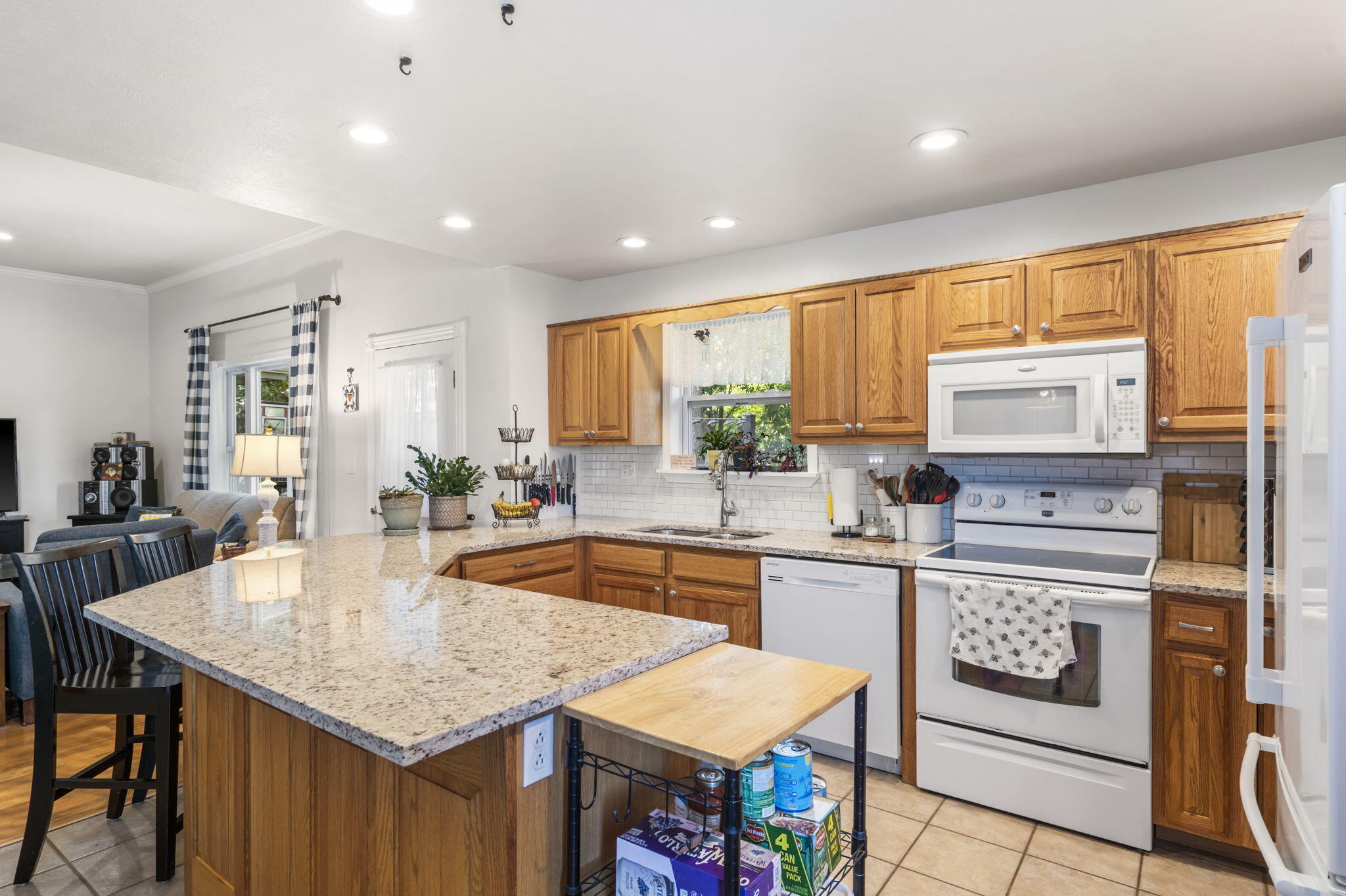 1208 W Ridgecrest Street