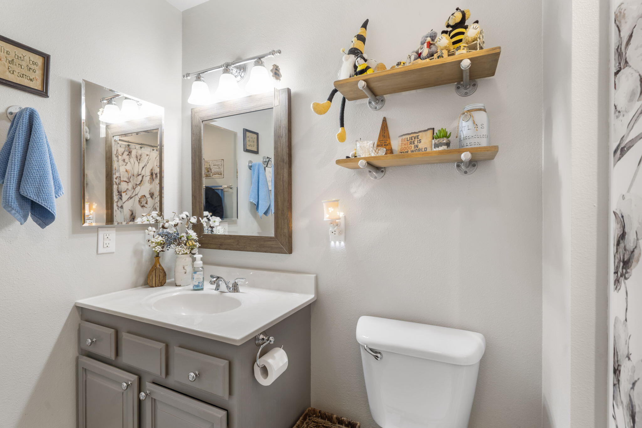 1208 W Ridgecrest Street