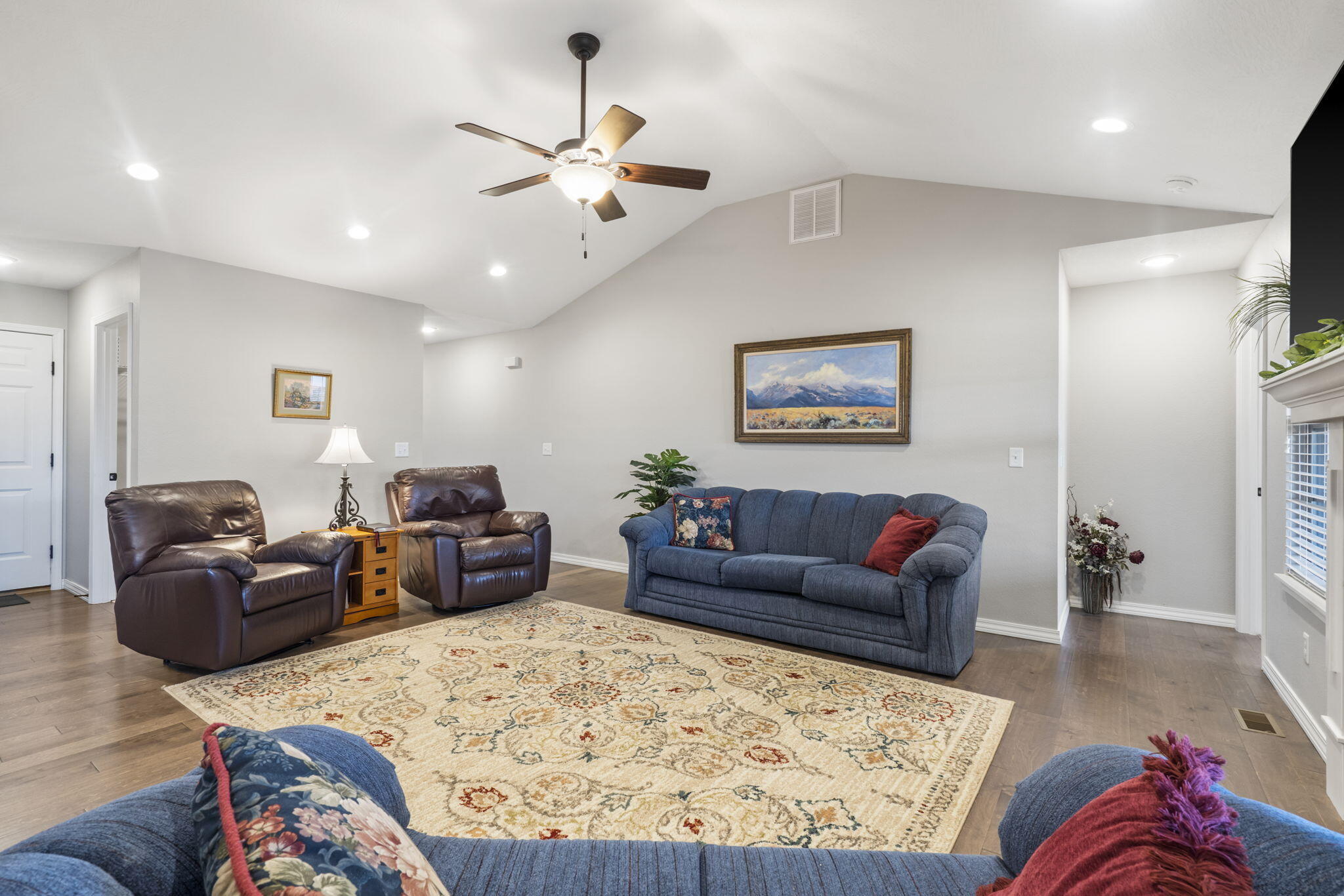 1917 S La Jolla Street