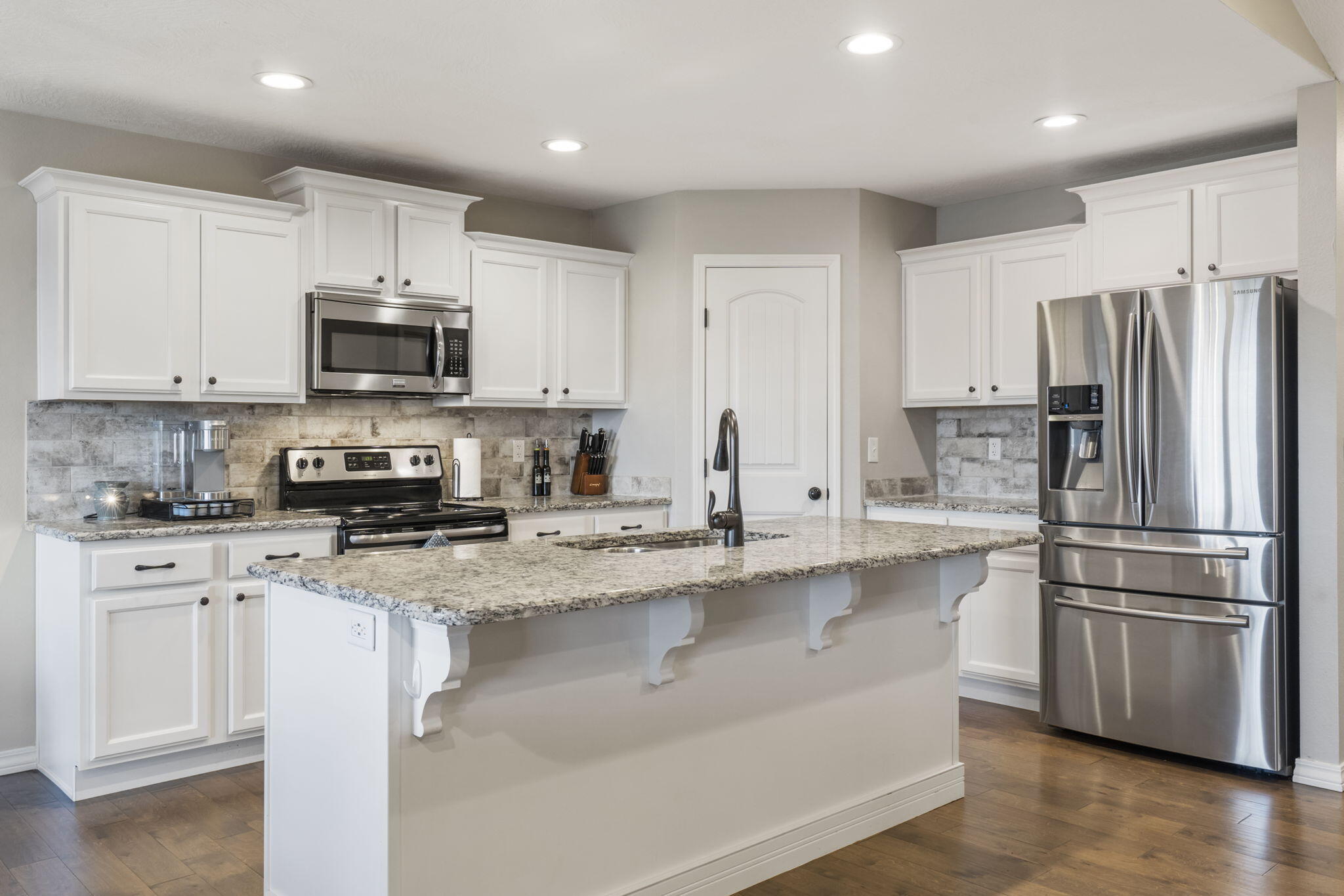 1917 S La Jolla Street