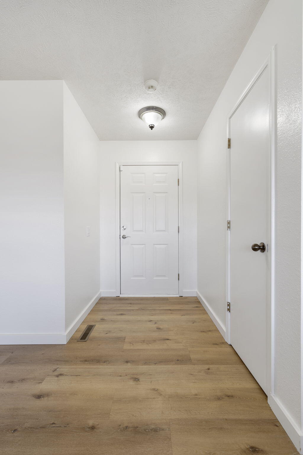 589 N Chandler Avenue