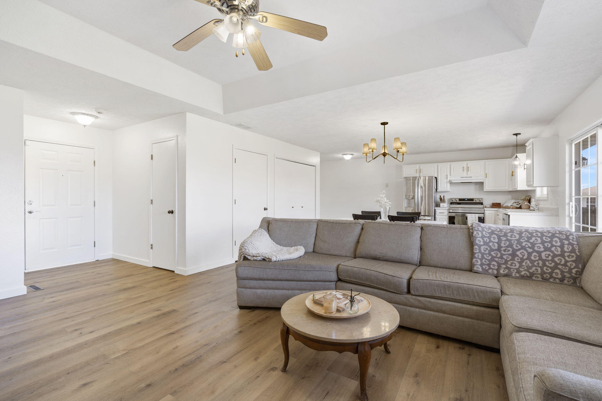 589 N Chandler Avenue