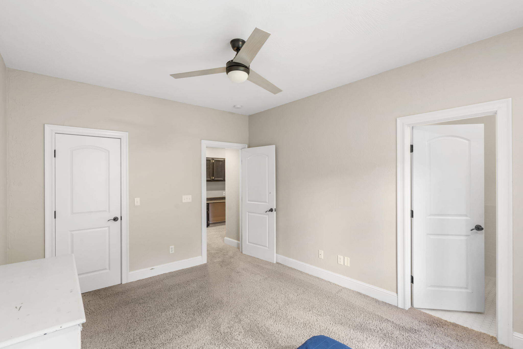 2081 S Emerald Place