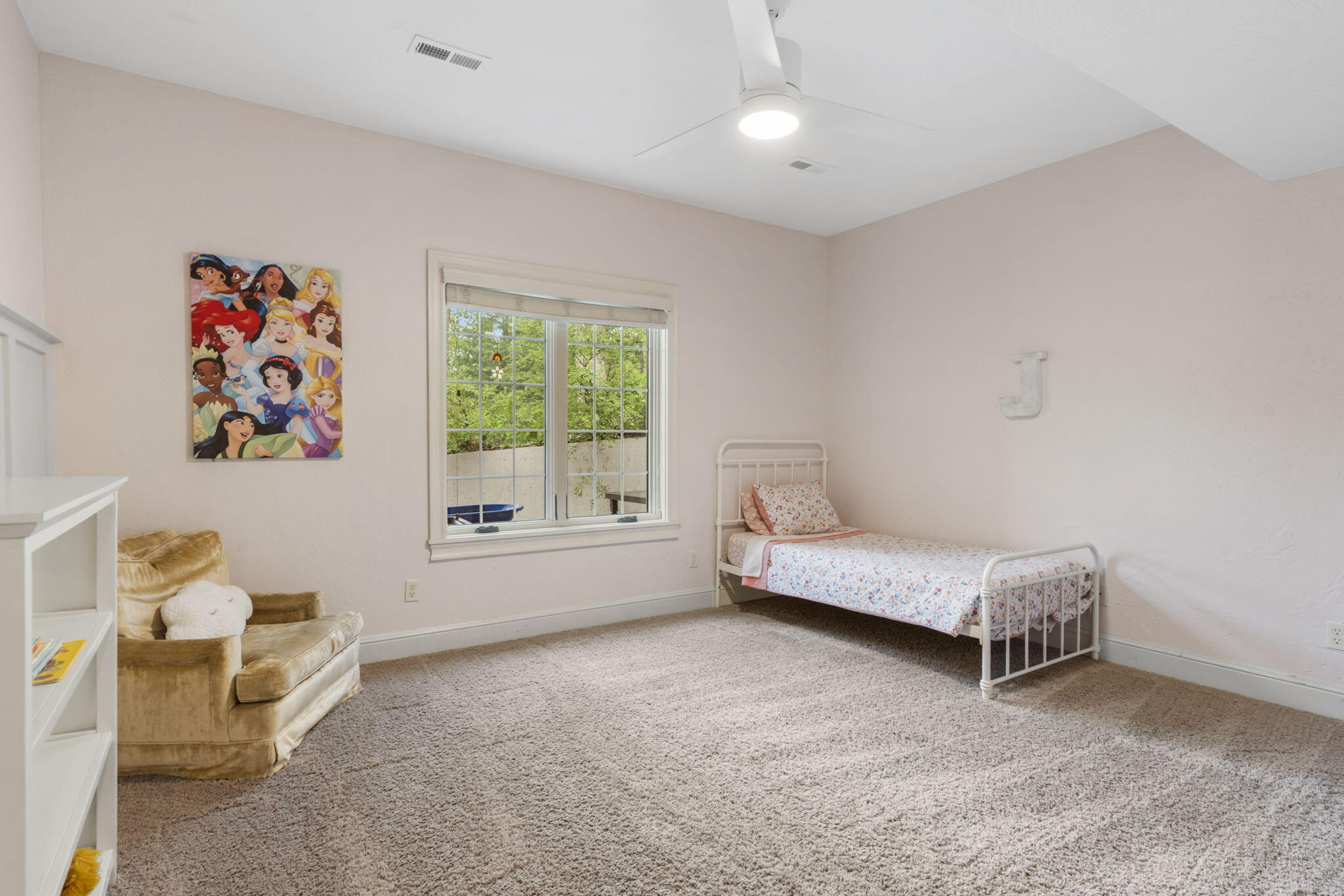 2081 S Emerald Place