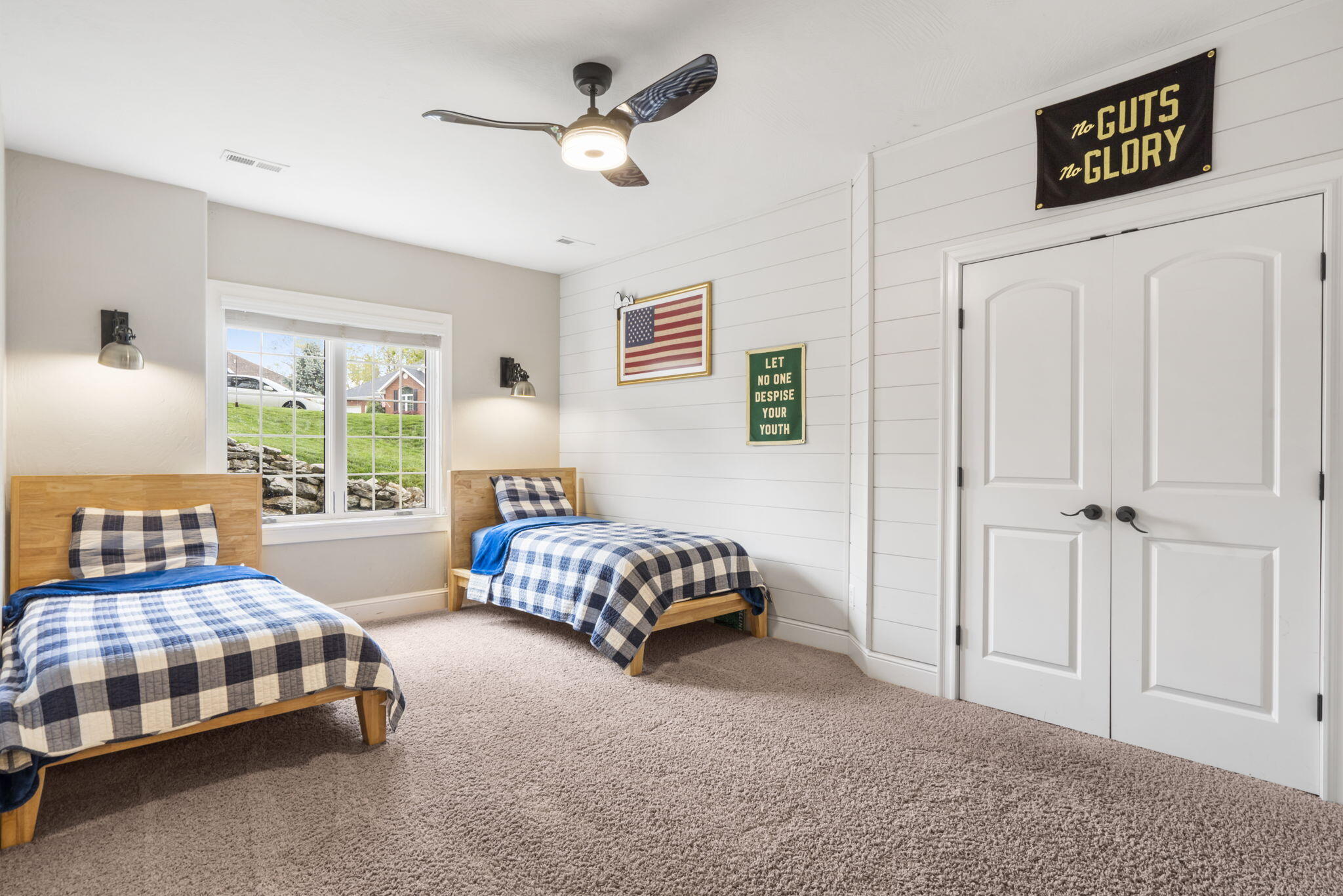 2081 S Emerald Place