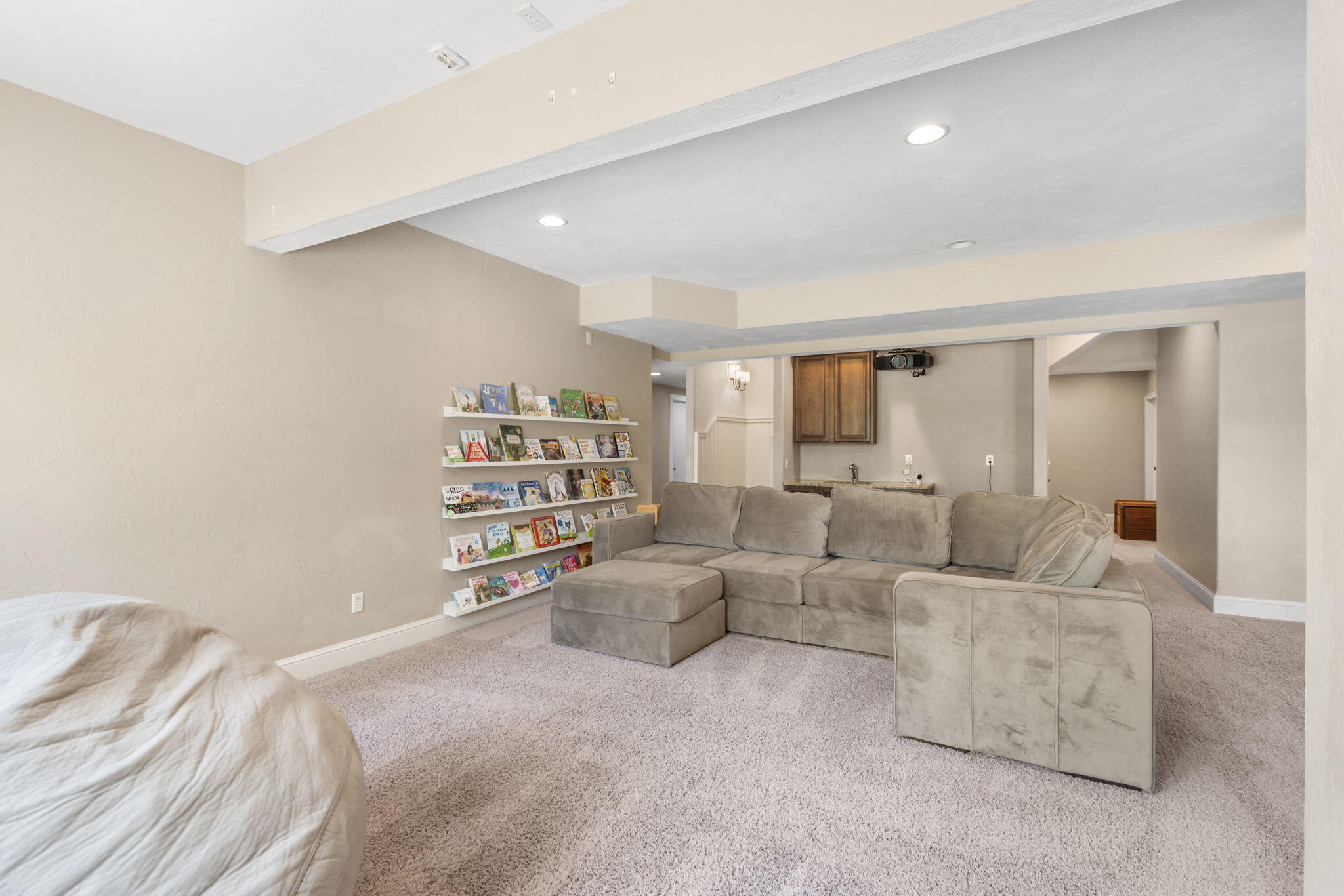 2081 S Emerald Place