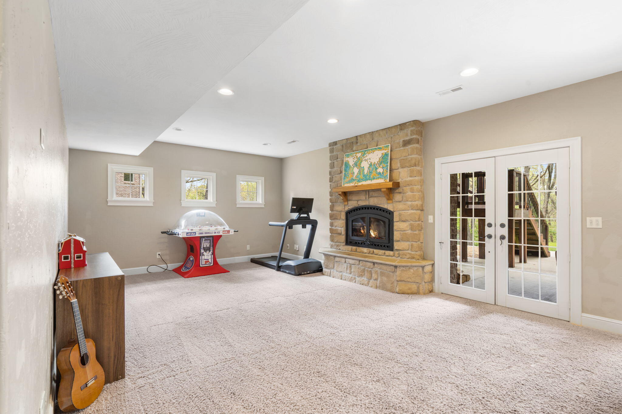 2081 S Emerald Place