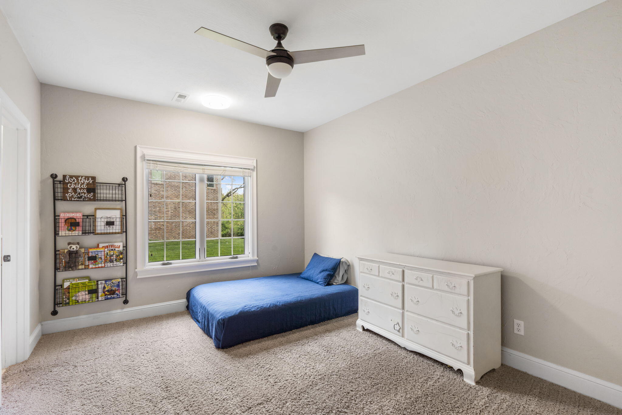 2081 S Emerald Place