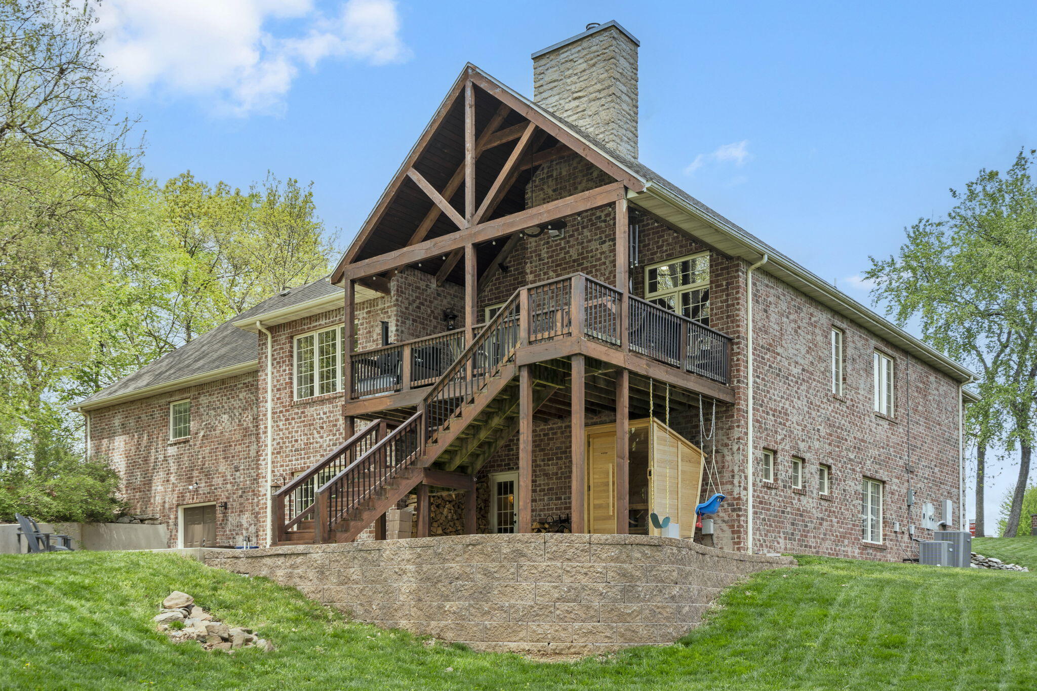 2081 S Emerald Place