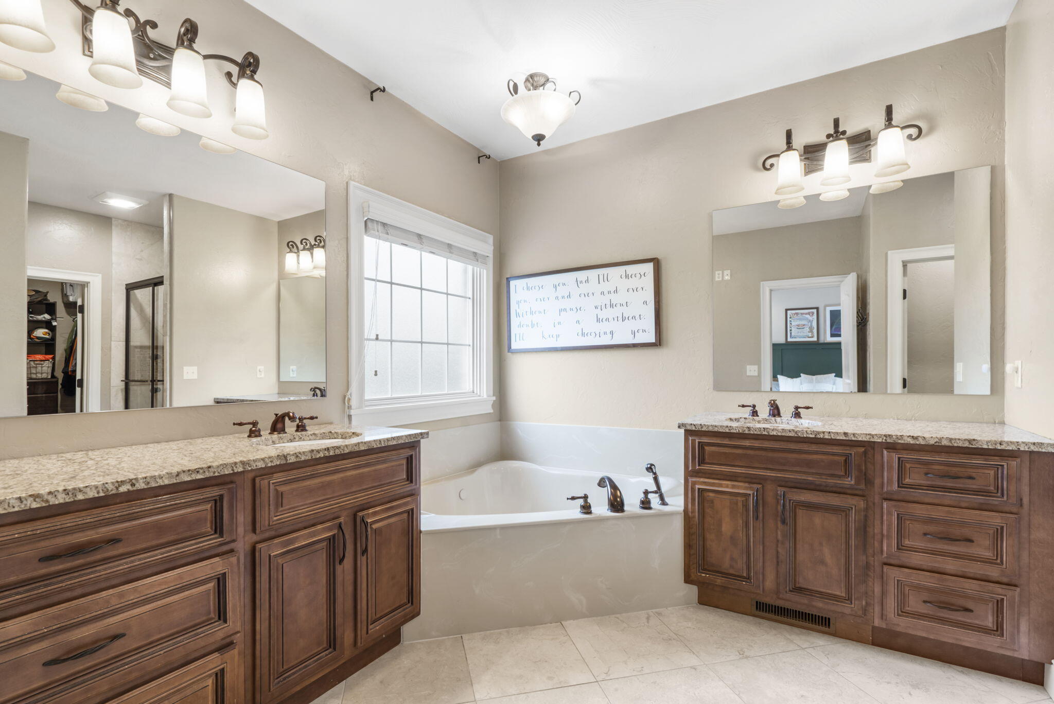 2081 S Emerald Place