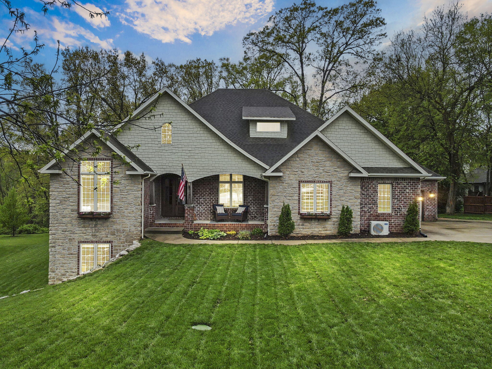 2081 S Emerald Place