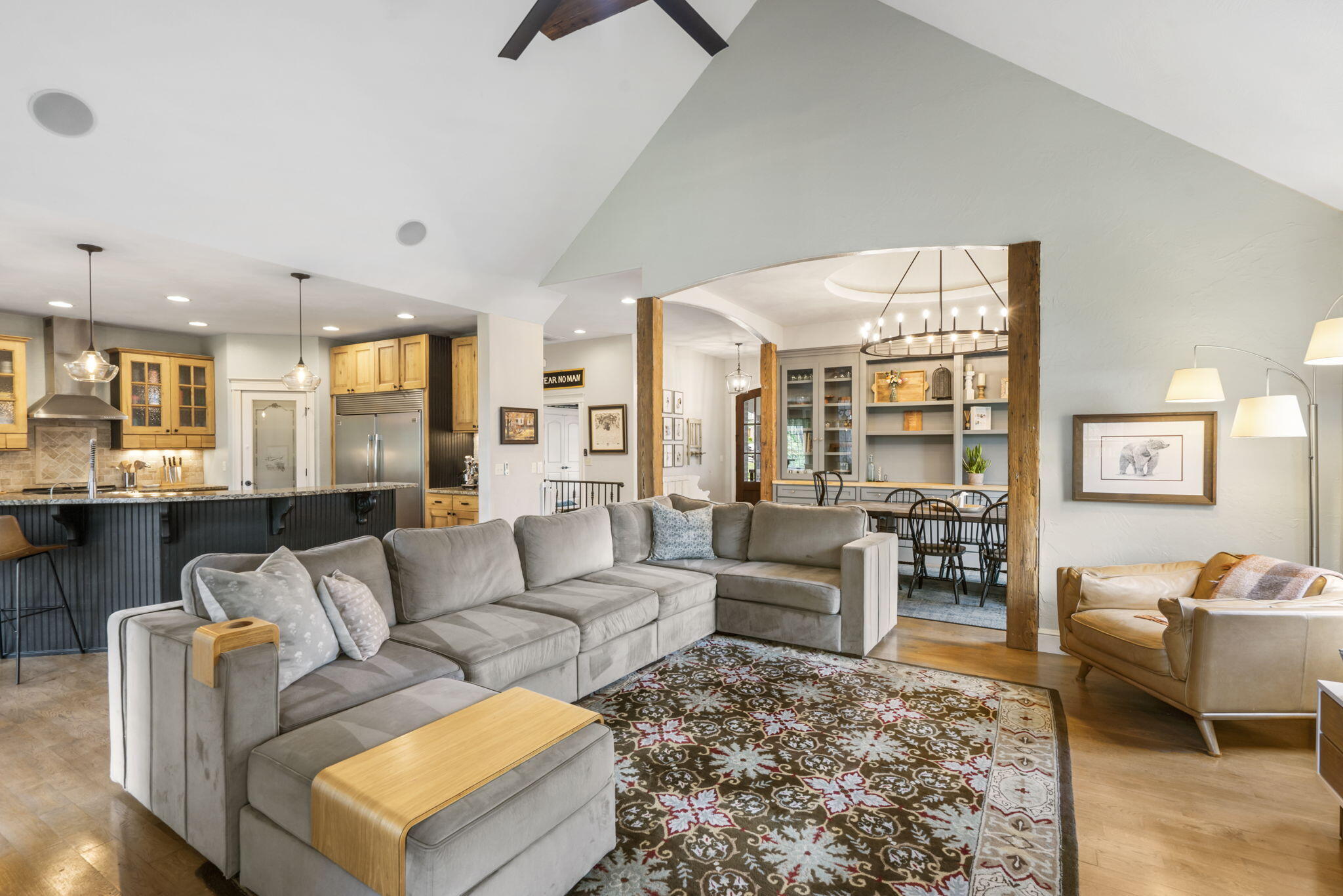 2081 S Emerald Place