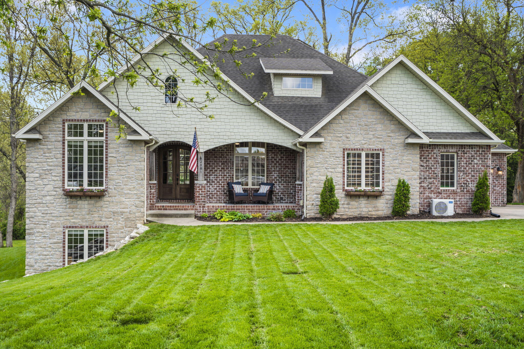 2081 S Emerald Place