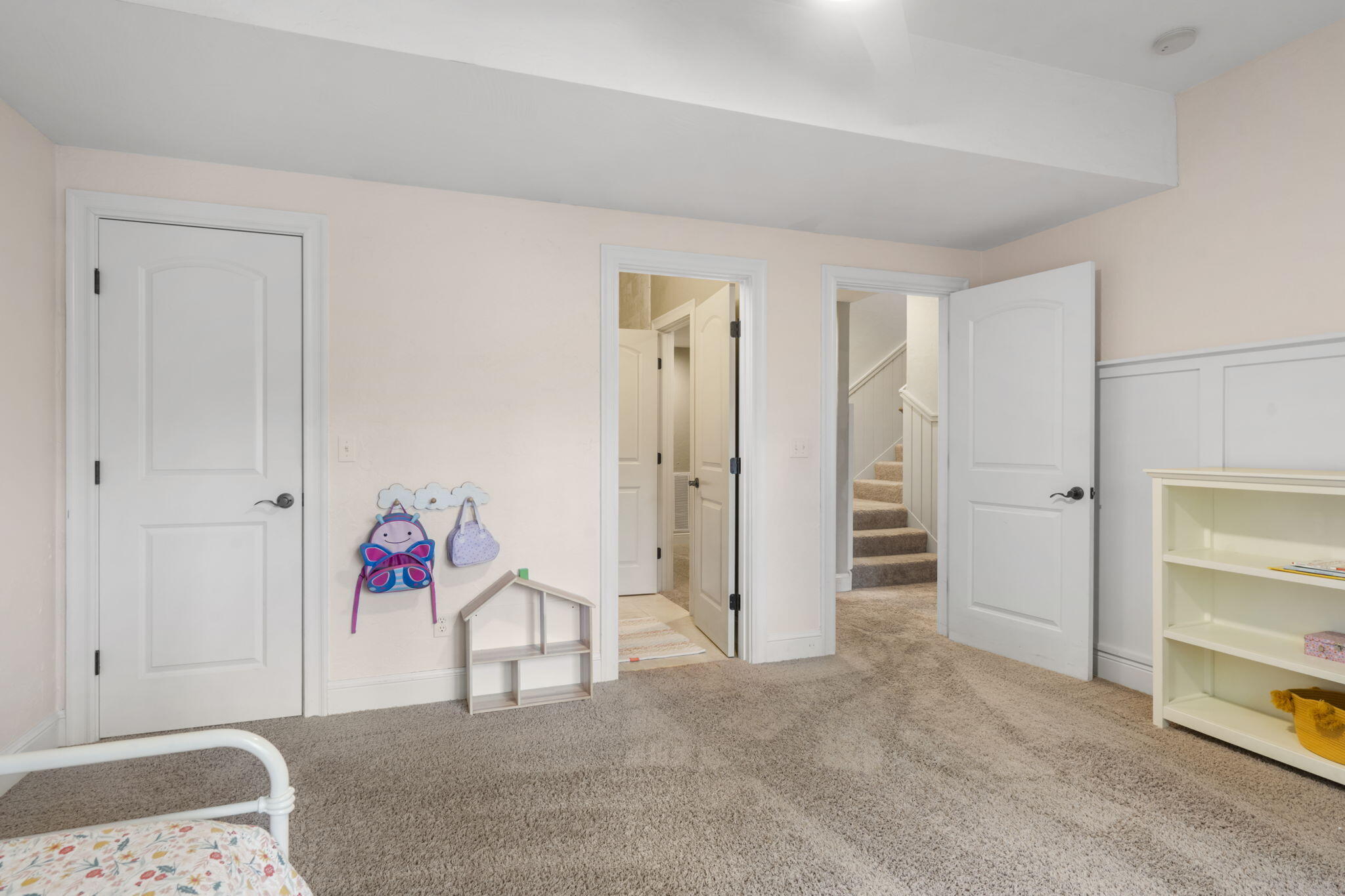 2081 S Emerald Place