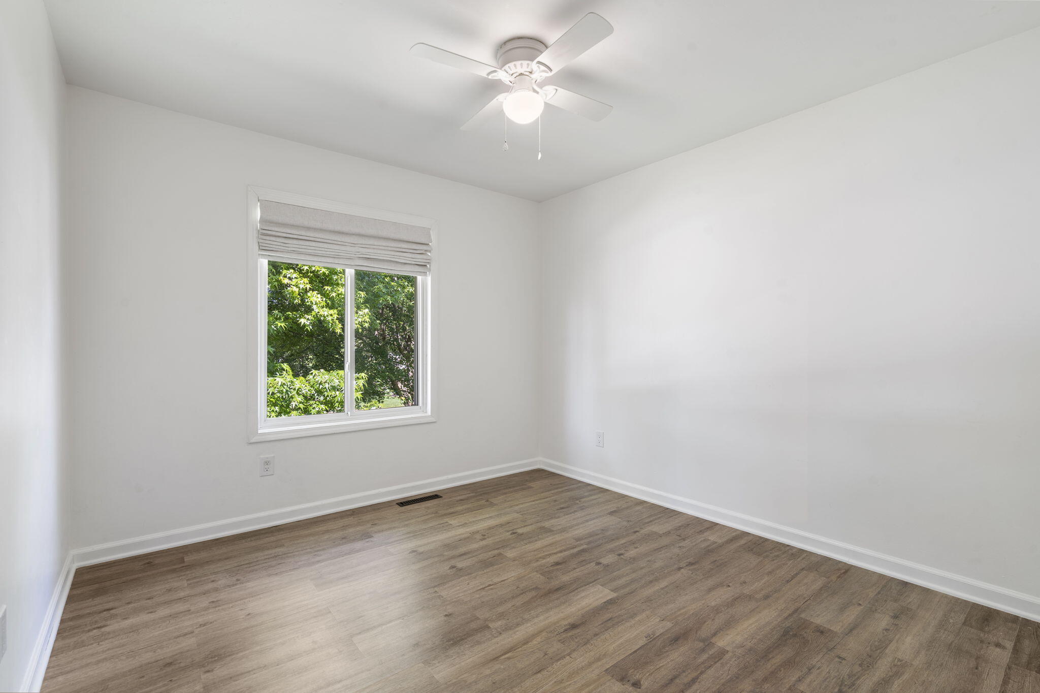 3864 S Hillcrest Avenue