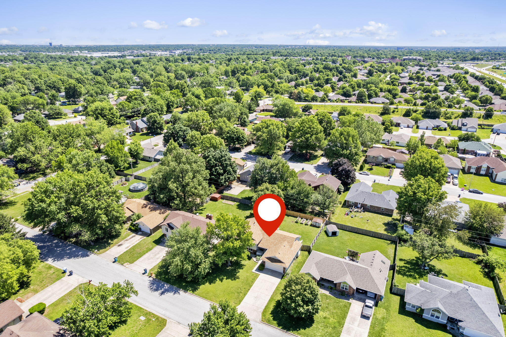 3864 S Hillcrest Avenue