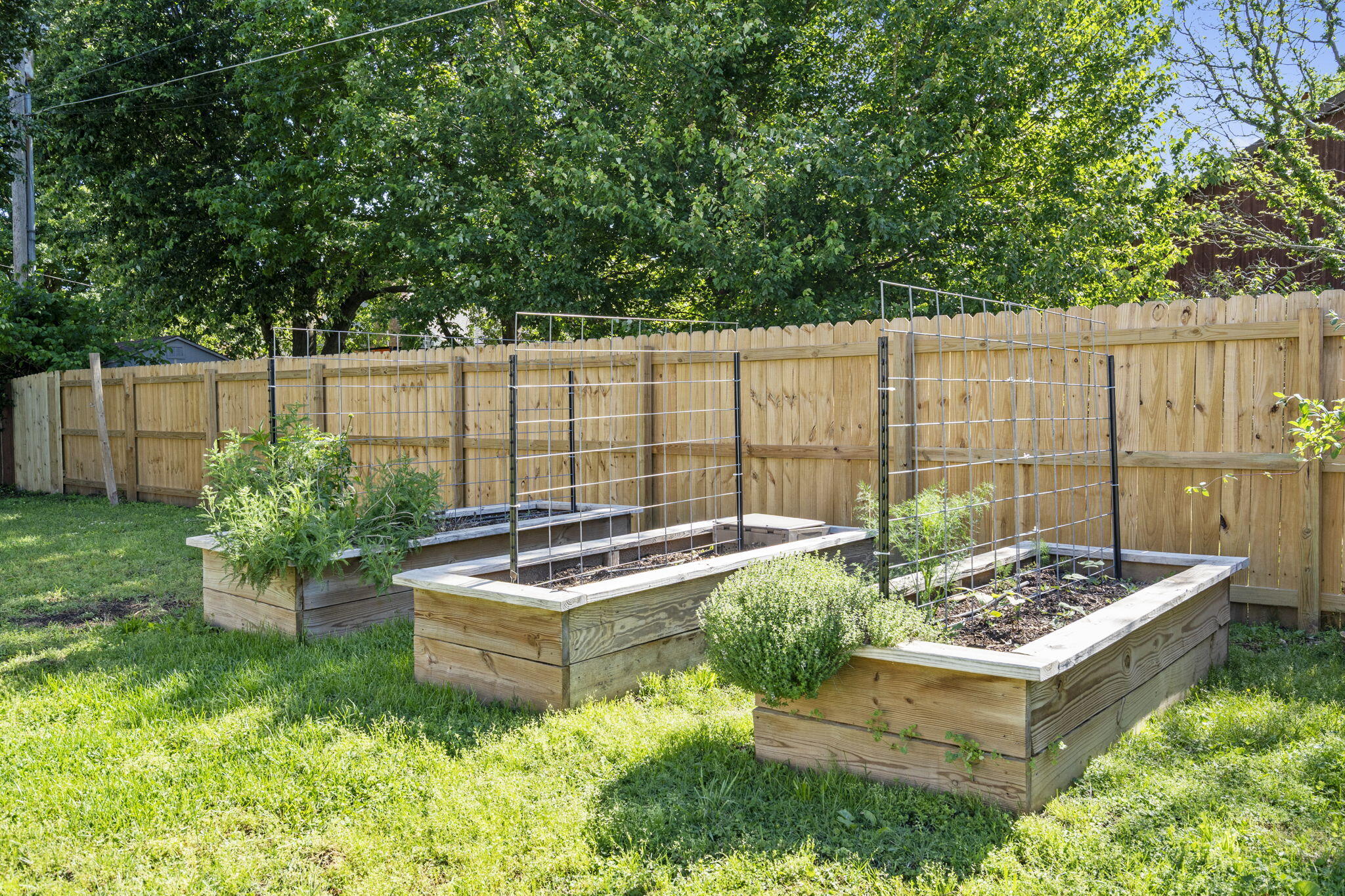 3864 S Hillcrest Avenue