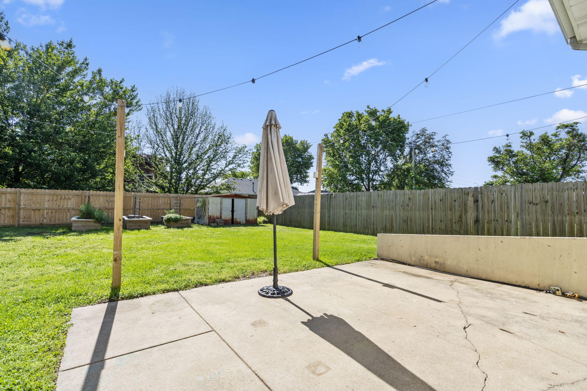 3864 S Hillcrest Avenue