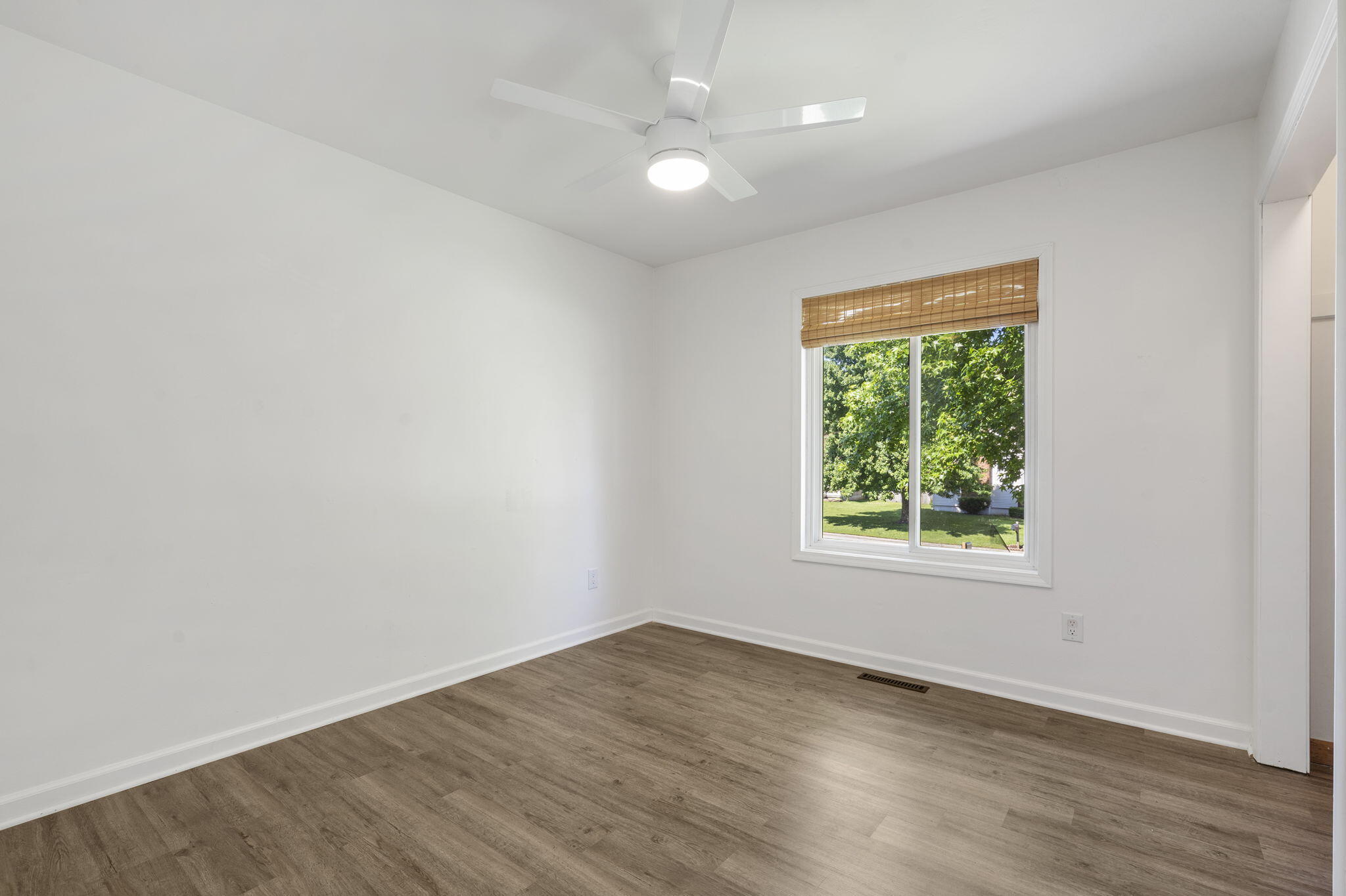 3864 S Hillcrest Avenue