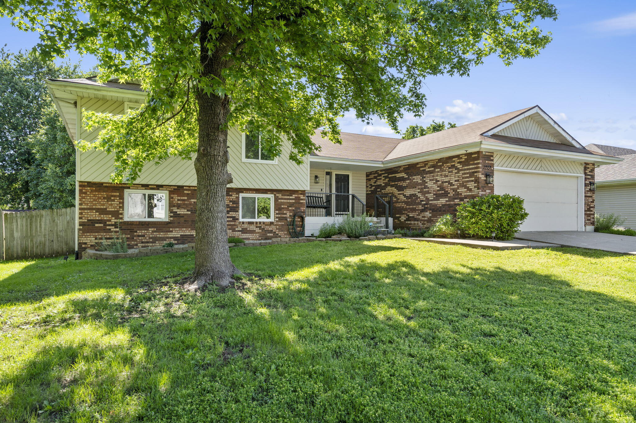 3864 S Hillcrest Avenue