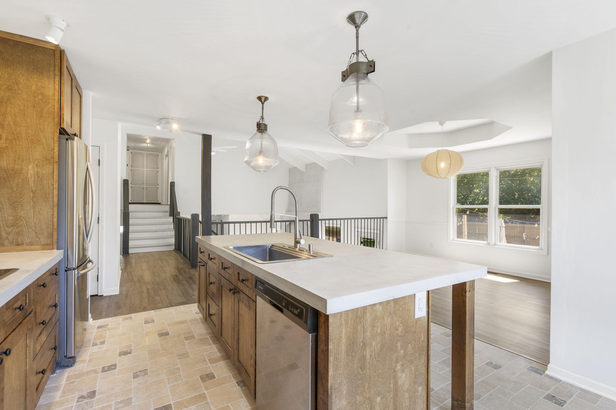 3864 S Hillcrest Avenue