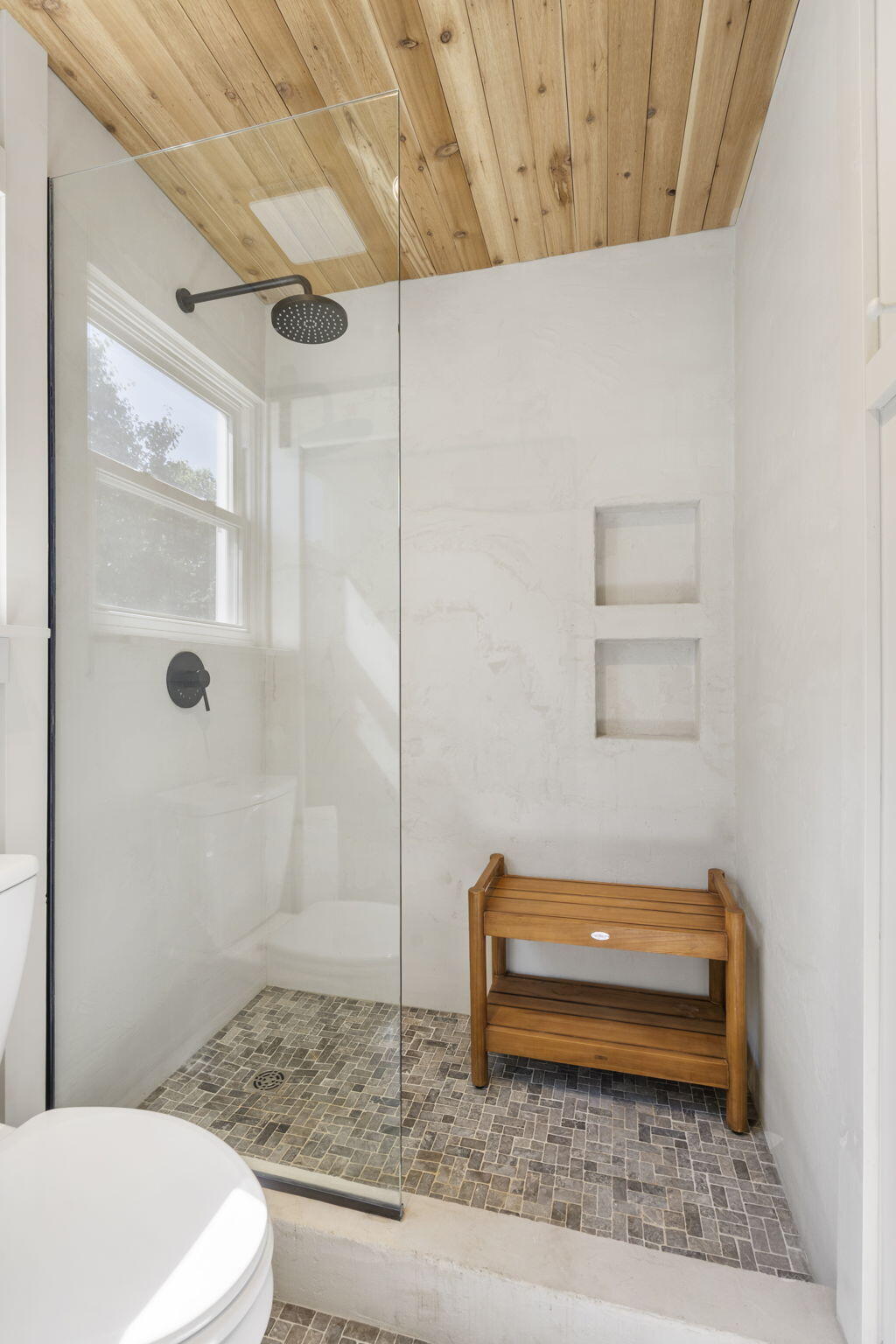 3864 S Hillcrest Avenue