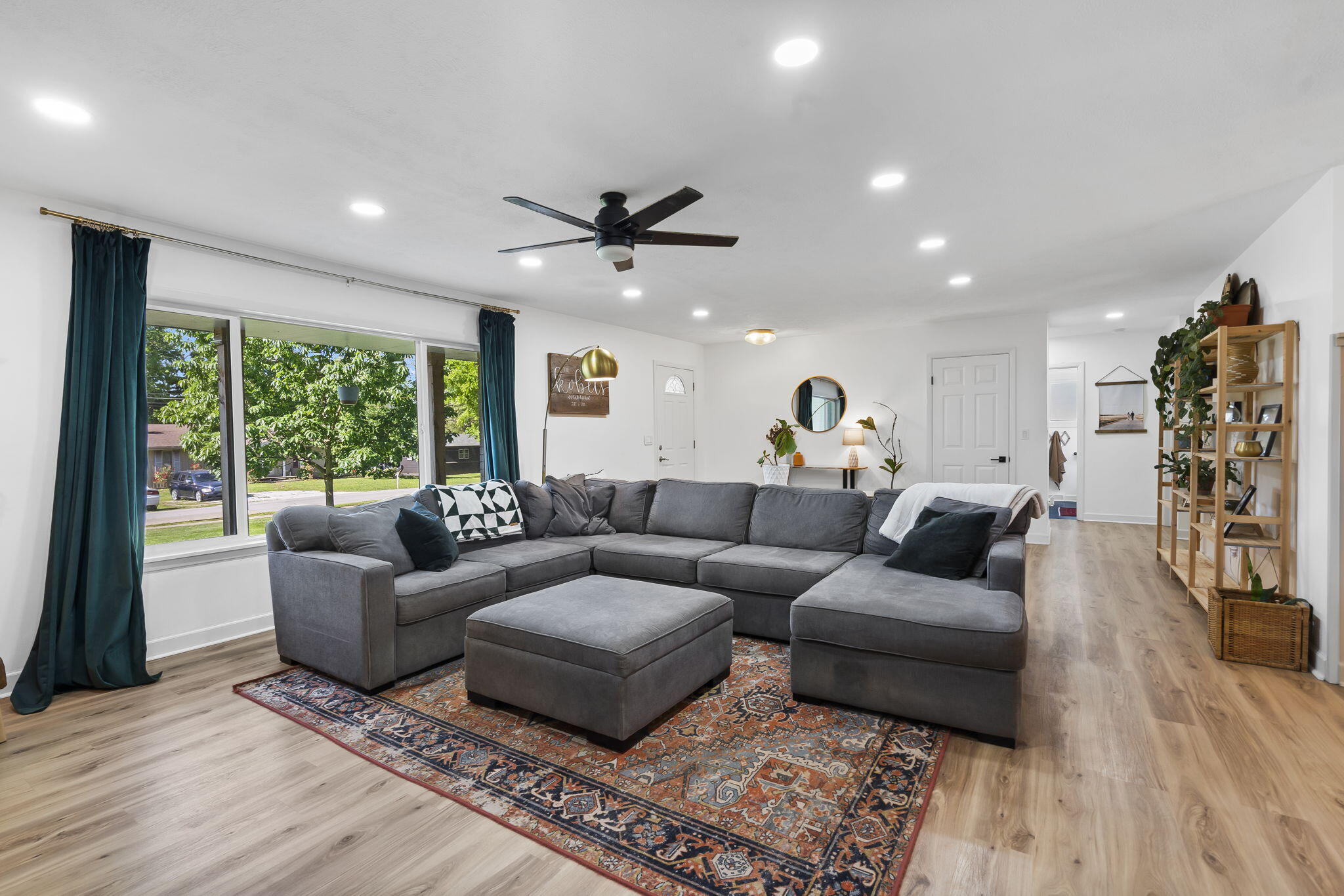 3137 E Gasconade Street