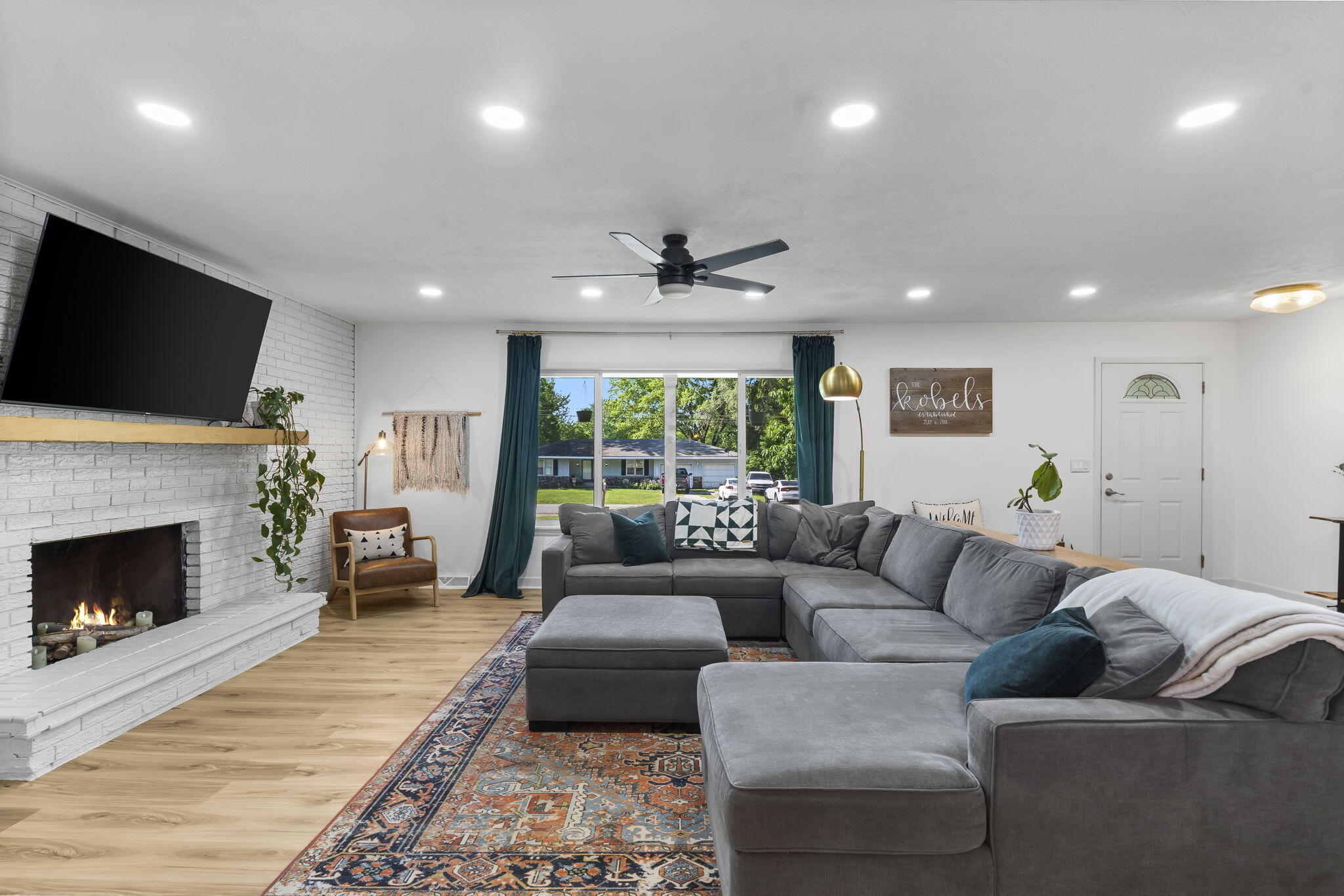 3137 E Gasconade Street