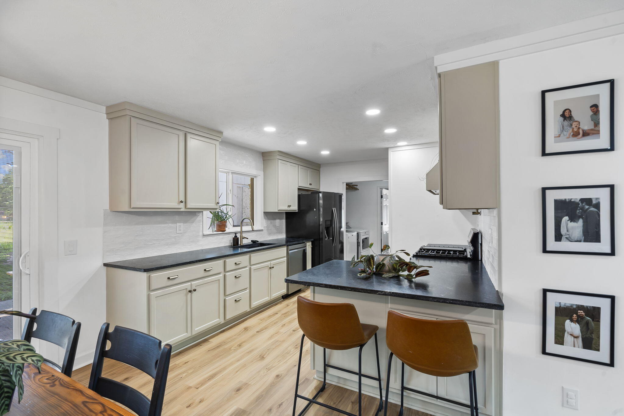 3137 E Gasconade Street