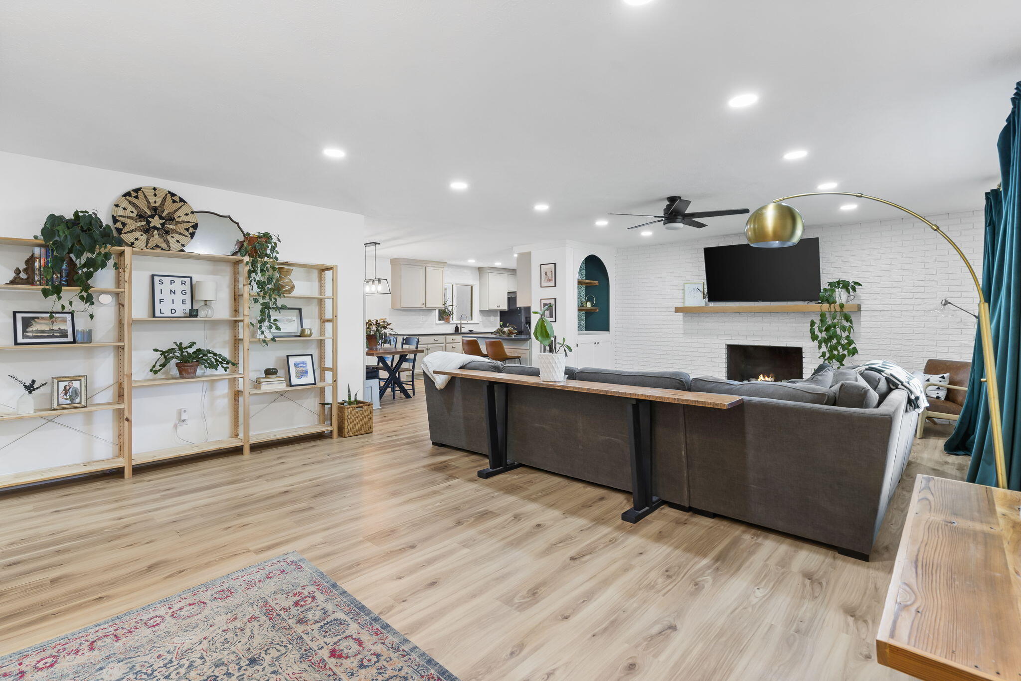 3137 E Gasconade Street