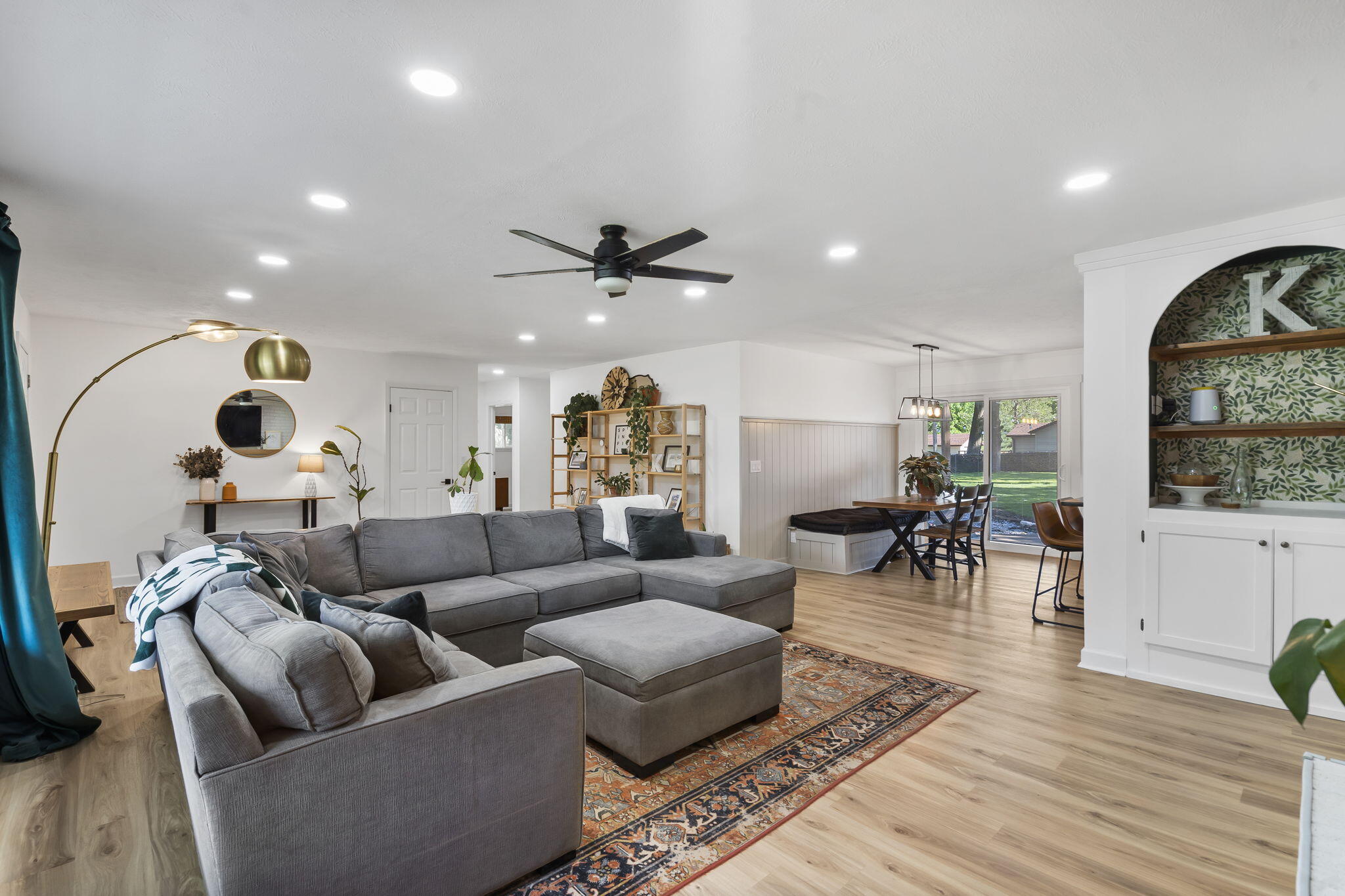 3137 E Gasconade Street