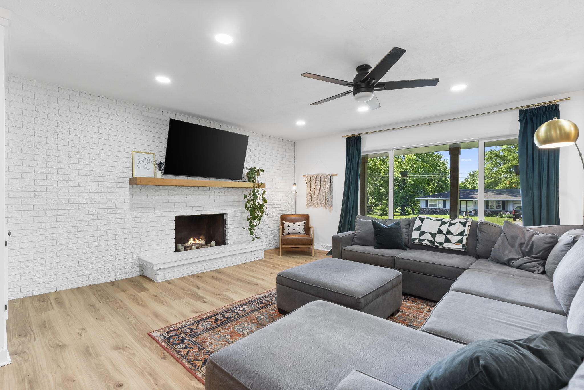 3137 E Gasconade Street