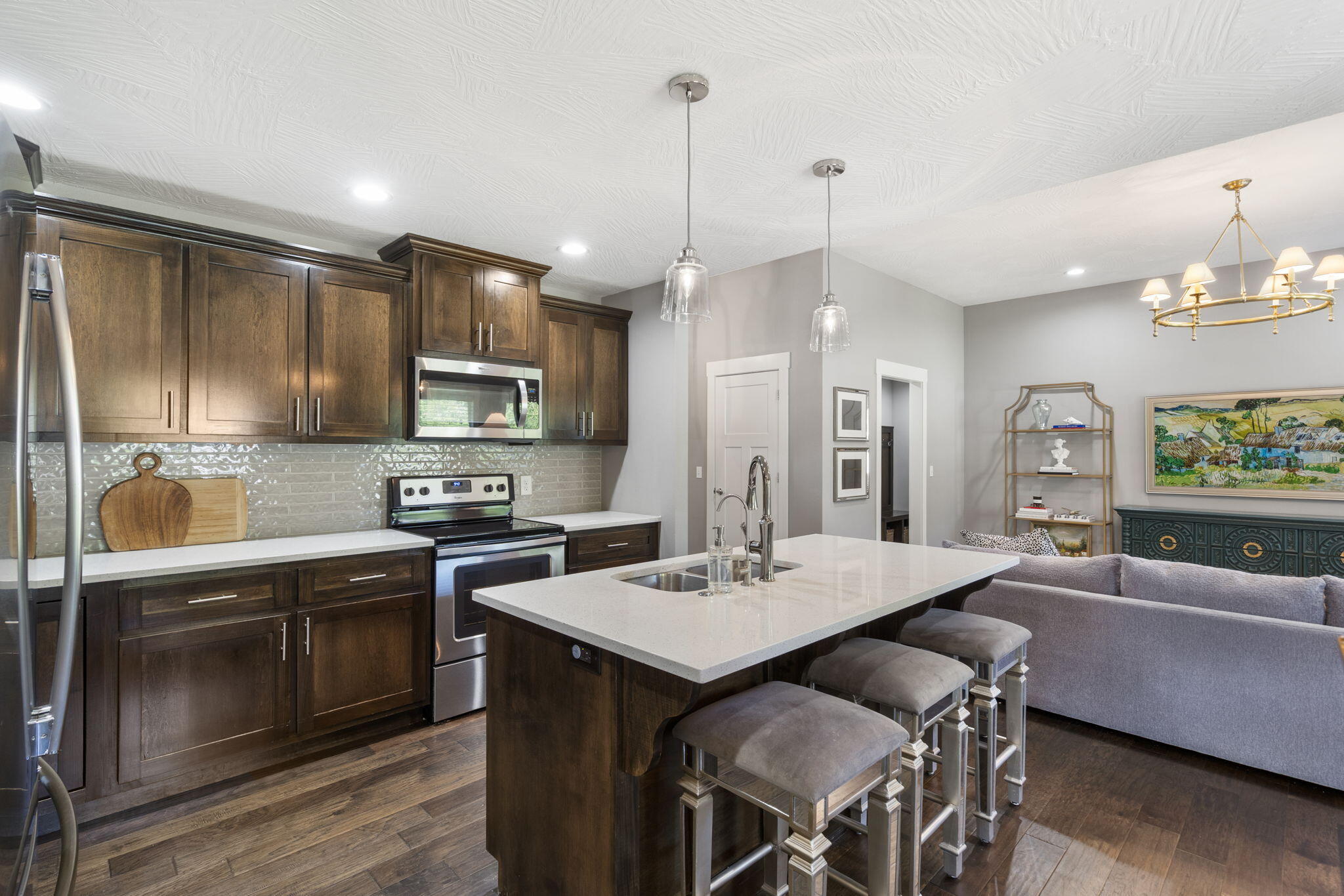 724 N Vermillion Drive