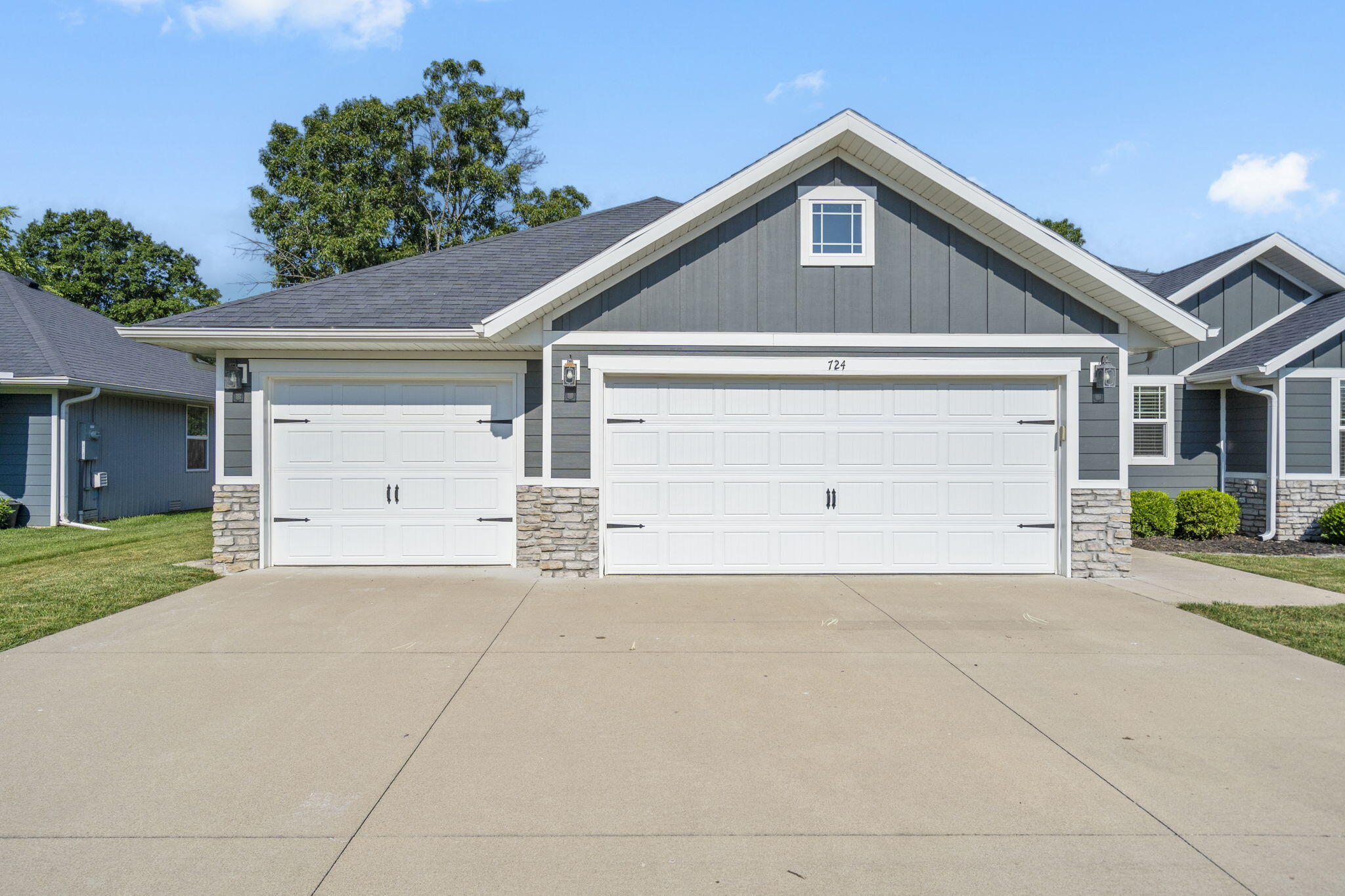 724 N Vermillion Drive