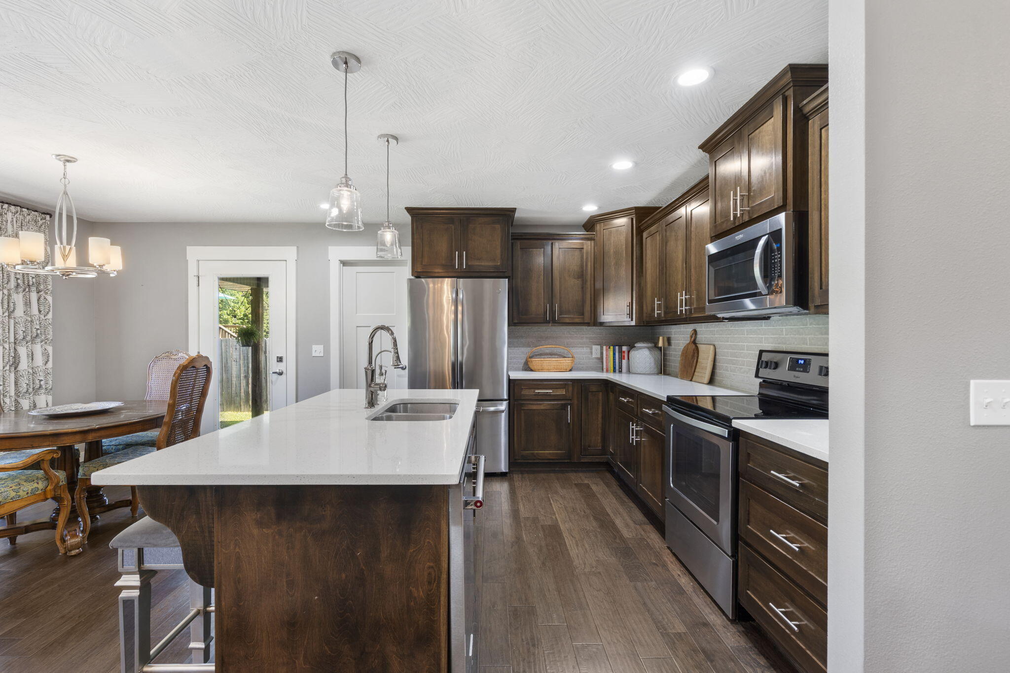 724 N Vermillion Drive