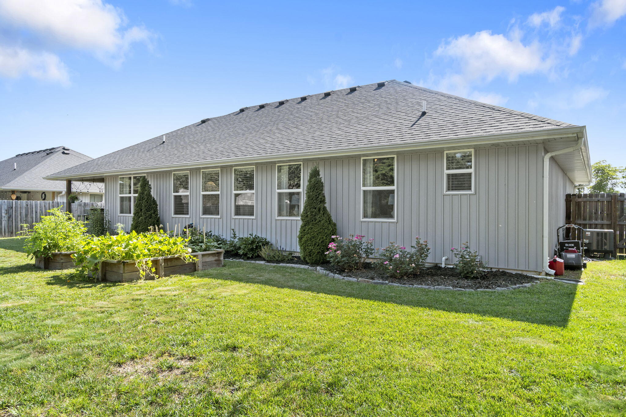 724 N Vermillion Drive