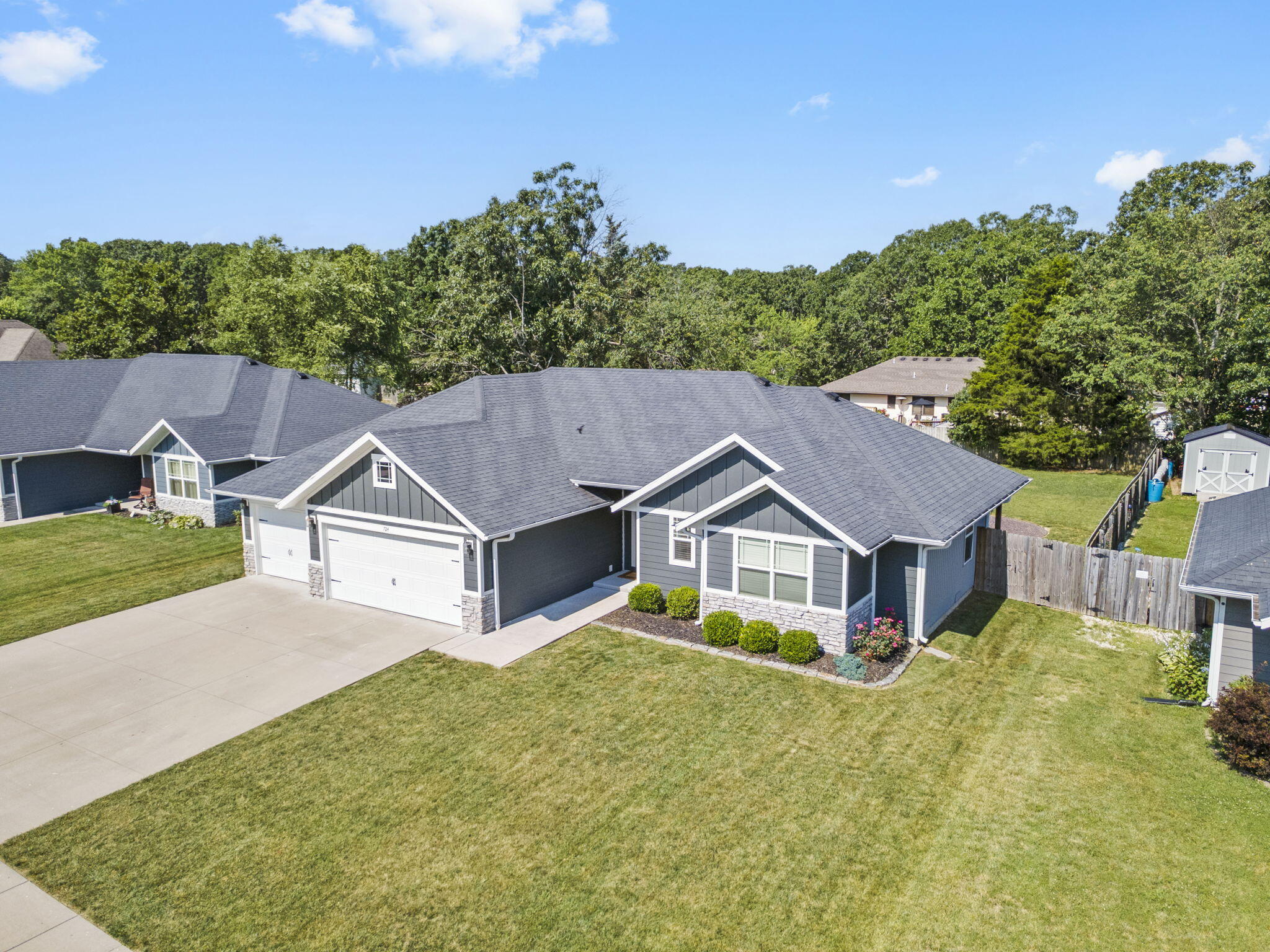 724 N Vermillion Drive