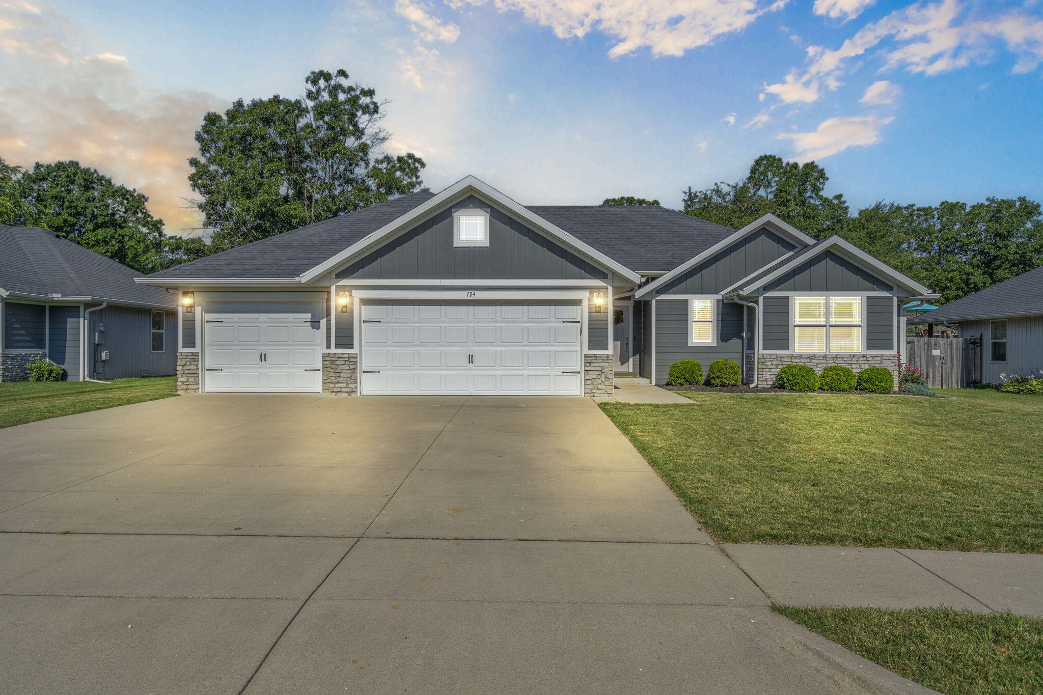 724 N Vermillion Drive