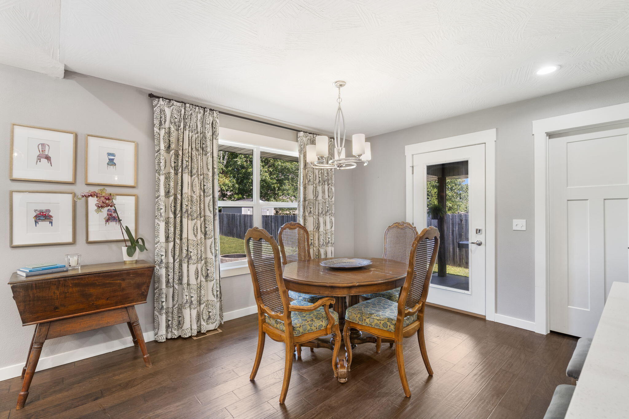 724 N Vermillion Drive