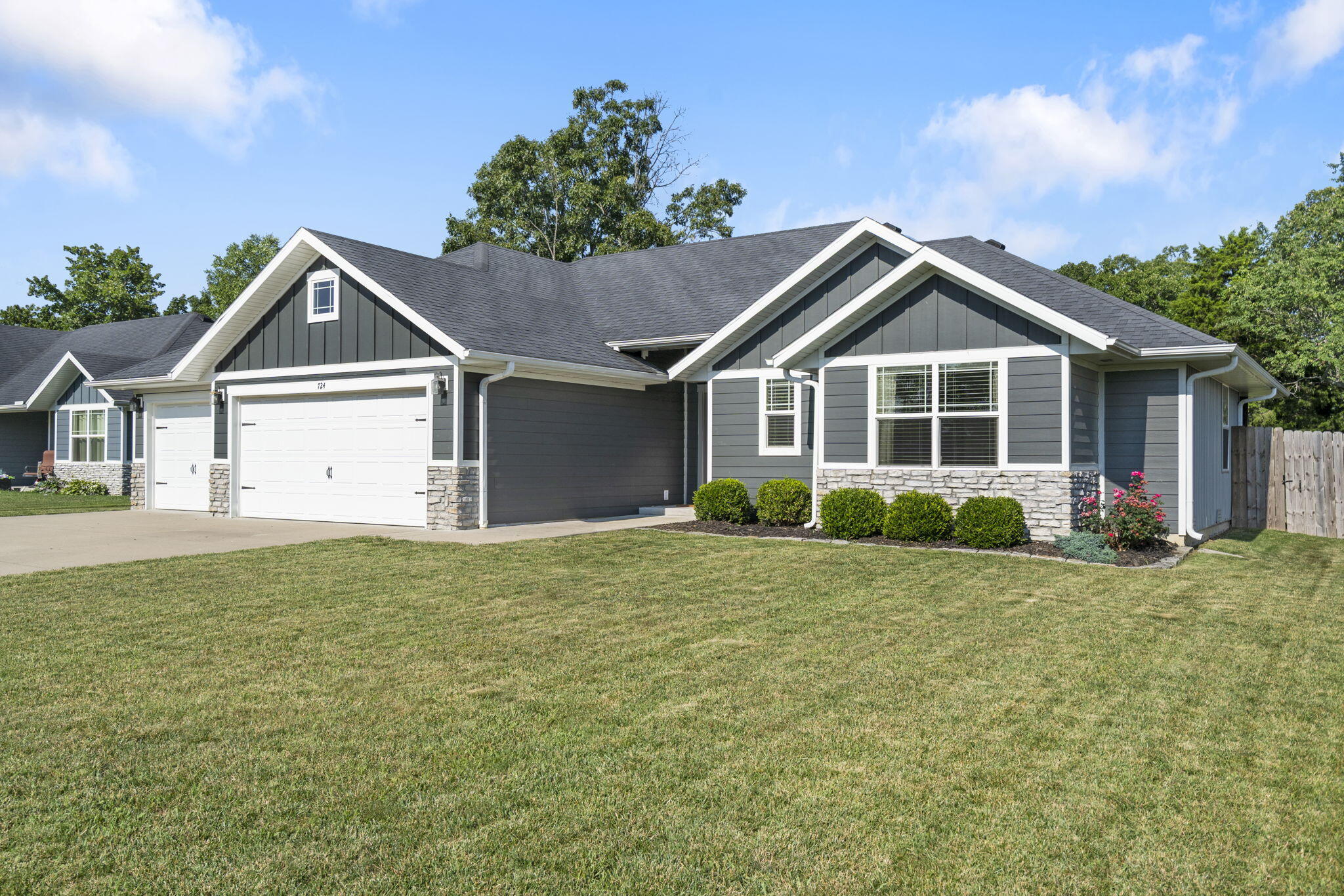 724 N Vermillion Drive